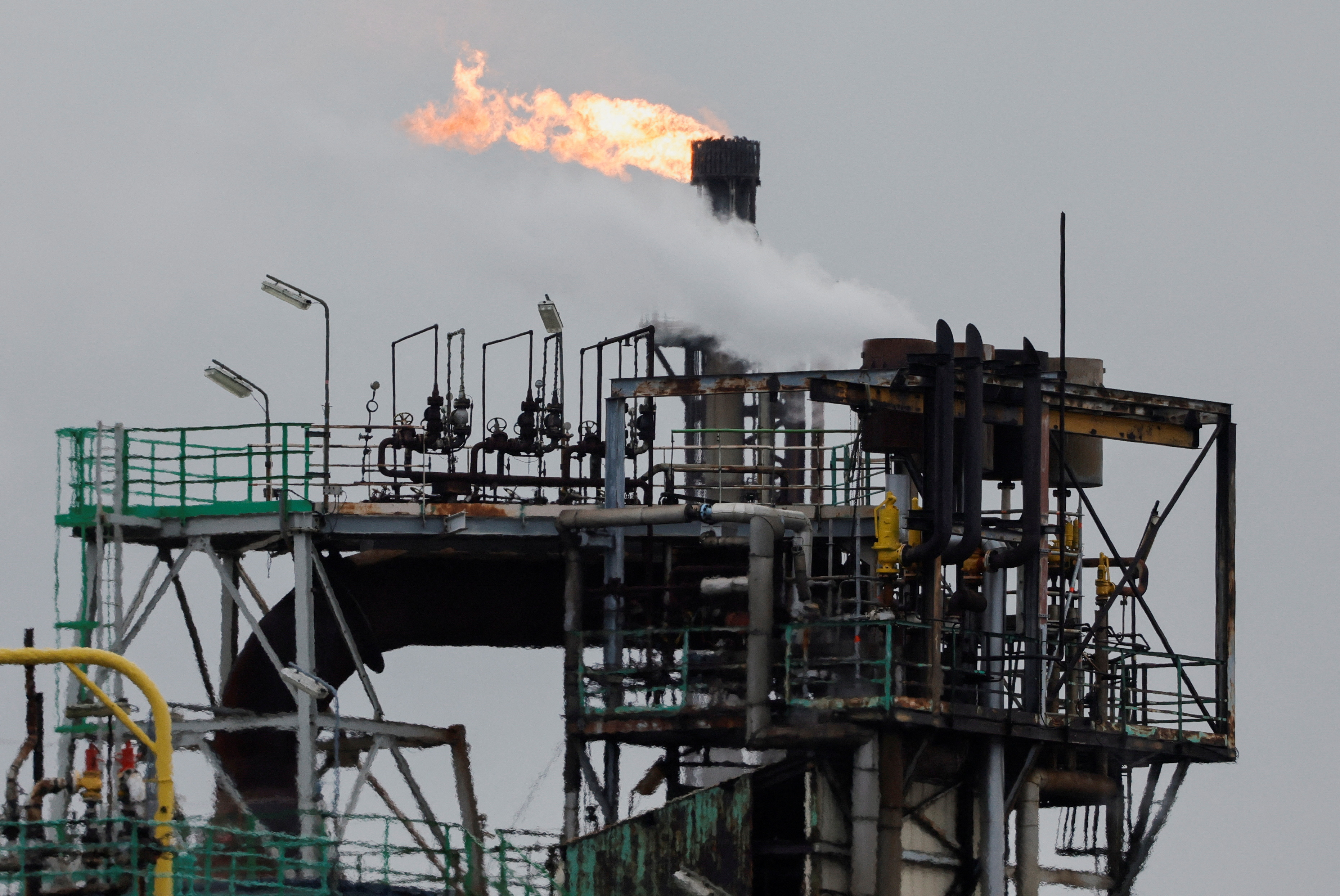 La refinería de Port-Jerome-sur-Seine (REUTERS/Pascal Rossignol)