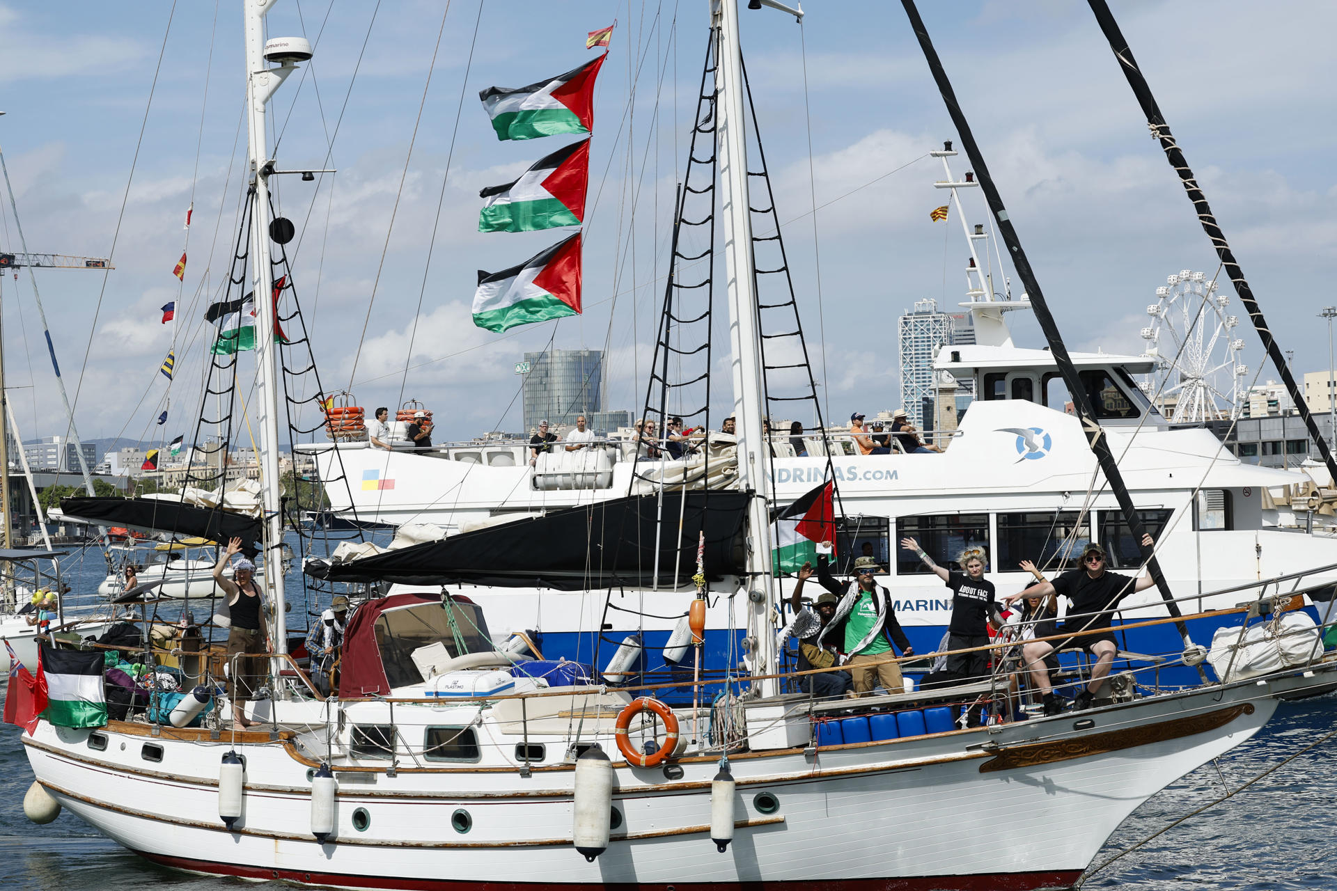 Israel intercepta último bote de la flotilla con ayuda humanitaria para Gaza y realiza primeras deportaciones de activistas