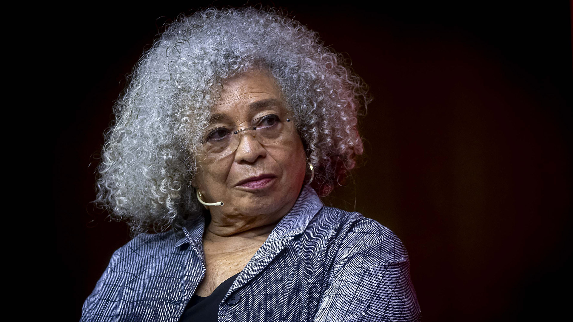 Angela Davis, filósofa estadounidense: "En una sociedad racista no basta con no ser racista, hay que ser antirracista"