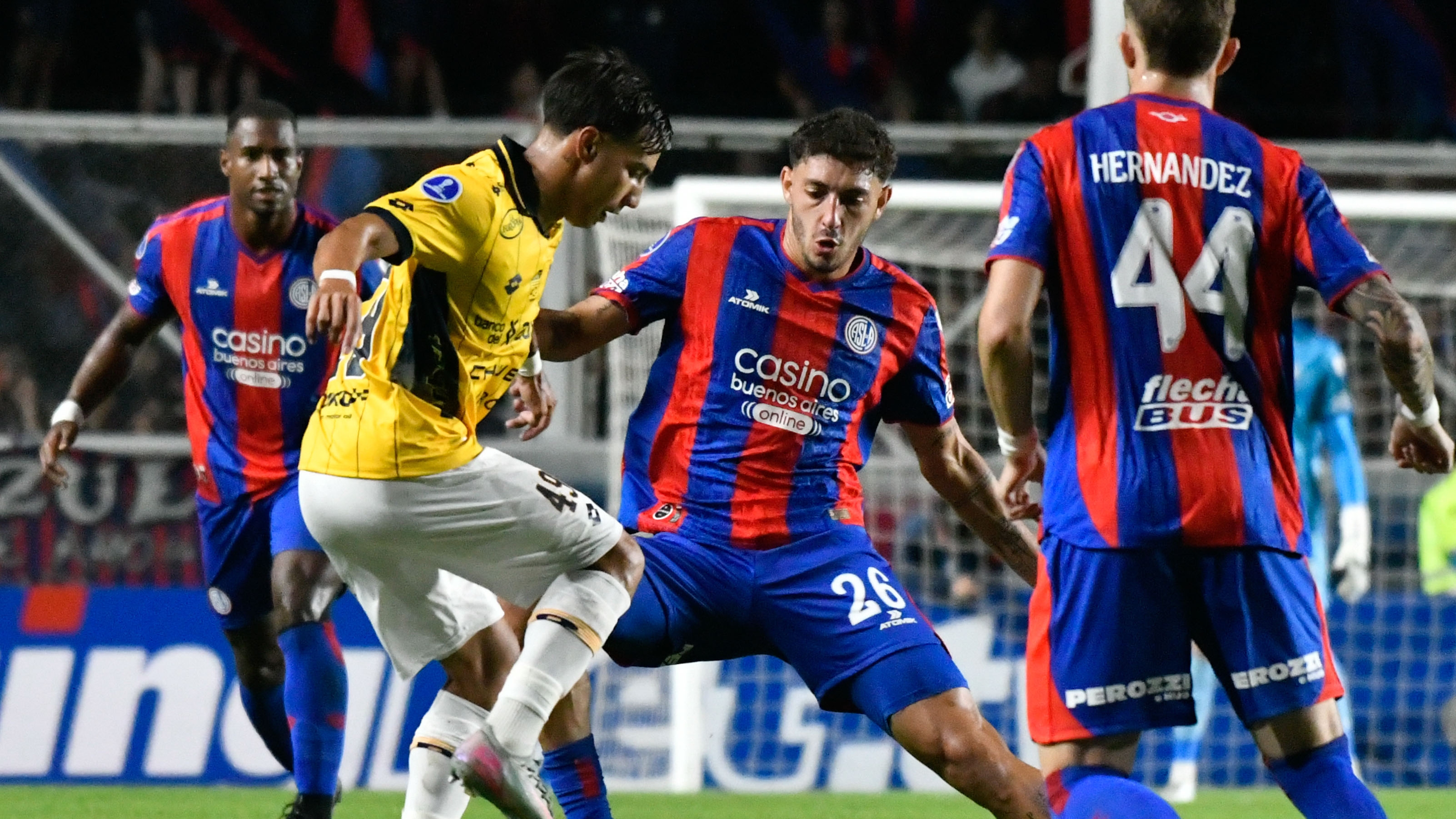 A la espera de San Lorenzo, Deportivo Riestra perdi&oacute; 3-0 con Gremio por Copa Sudamericana