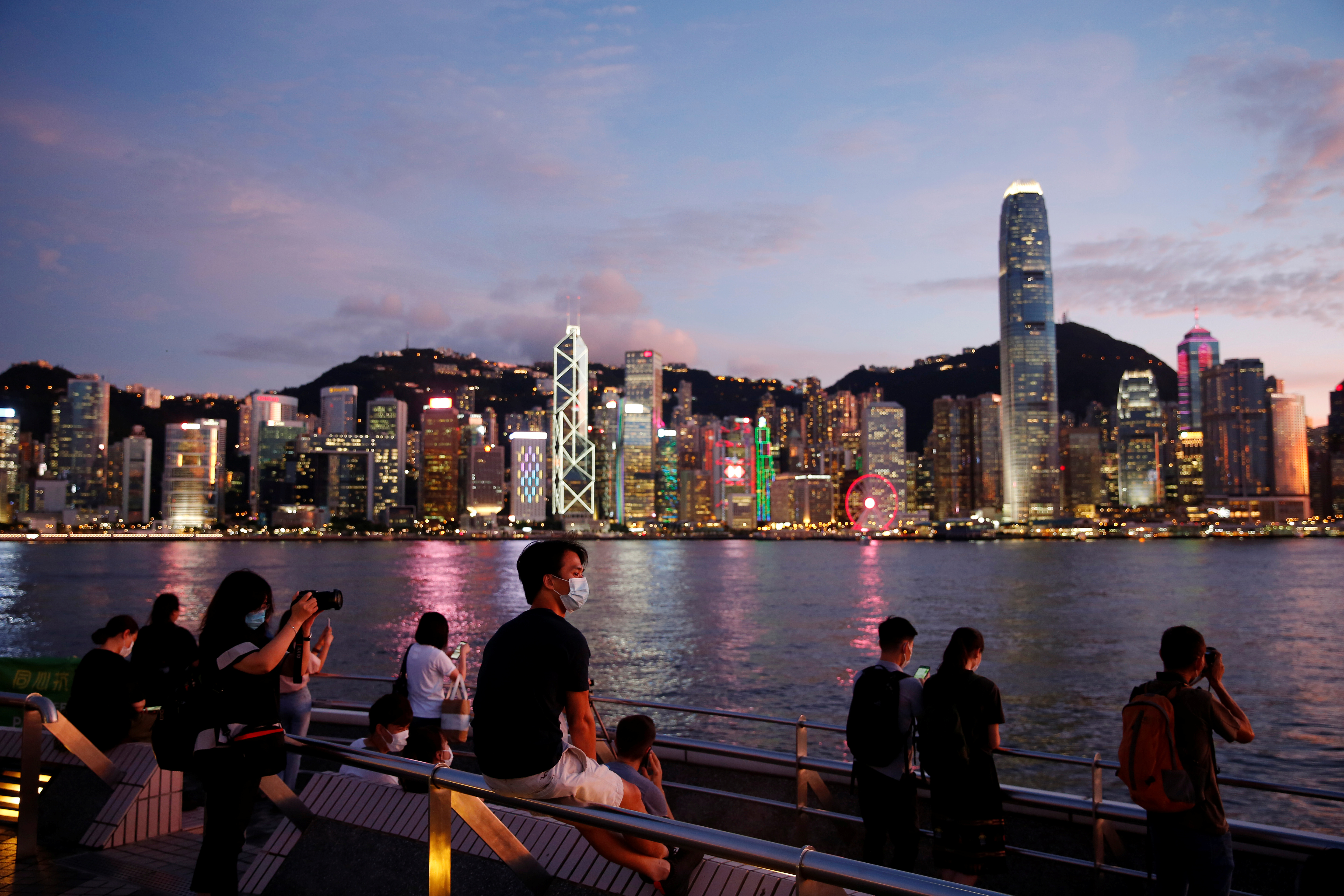 Время в гонконге. Гонг Конг экономика. Гонконг факты. Въезд в Гонконг. Гонконг Мару.