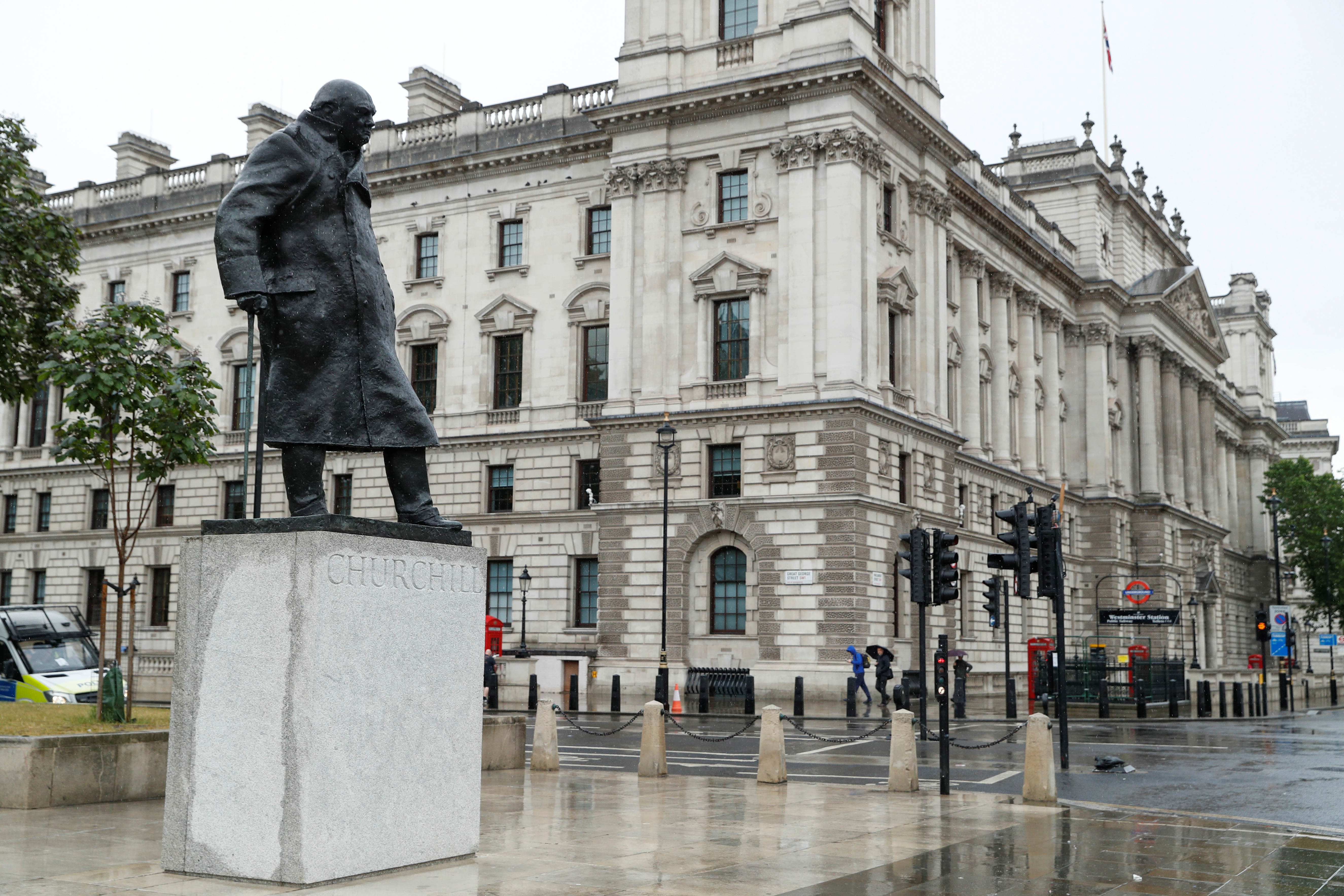 La estatua de Winston Churchill en la plaza del Parlamento, en Londres, Reino Unido (REUTERS/John Sibley)