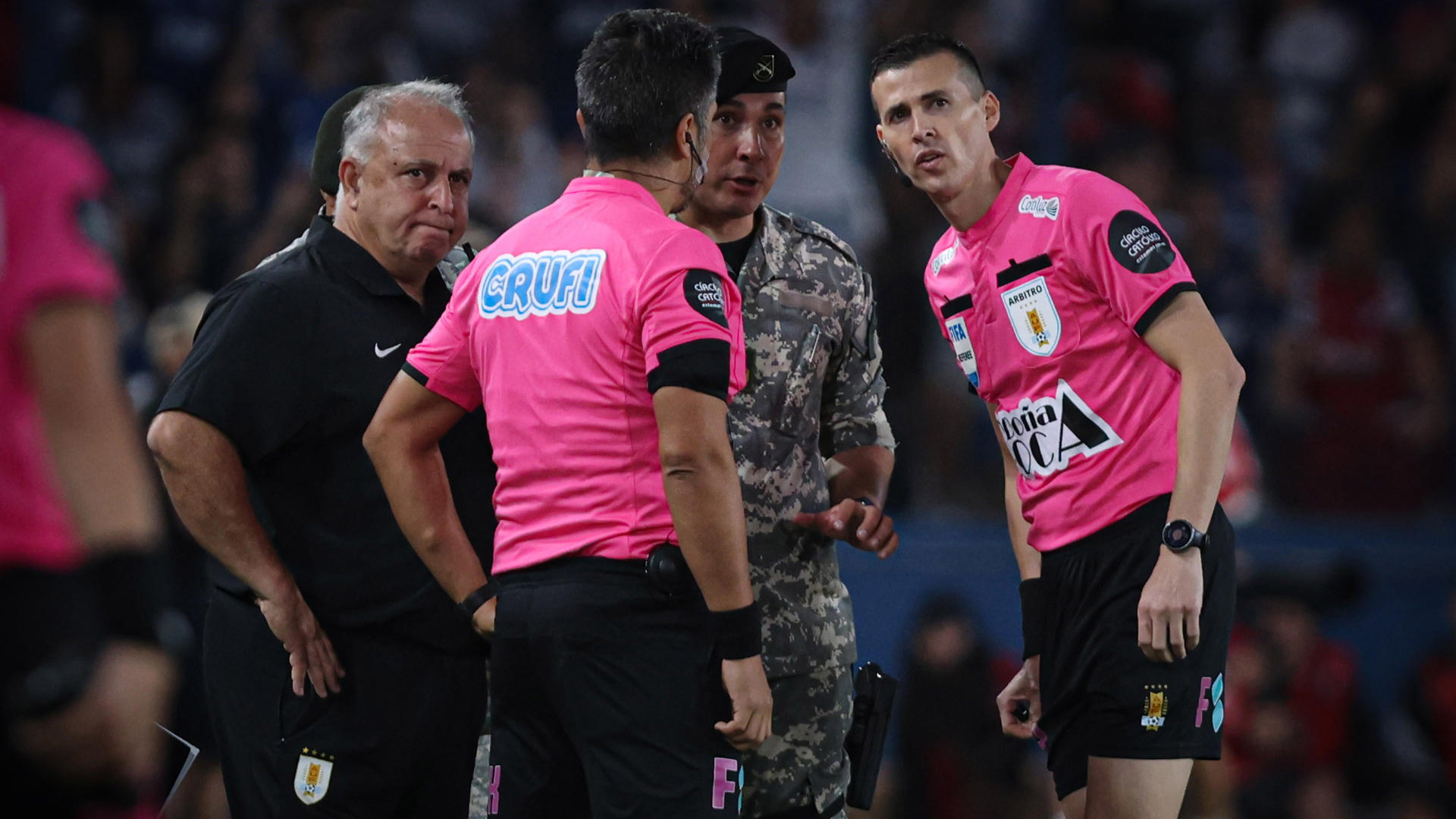 Buscan en Chile a los ladrones disfrazados que robaron una joyería en Santiago: huyeron con un botín de casi USD 350 mil