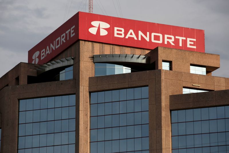 Banorte asegura las transacciones gracias al Token (foto: REUTERS / Daniel Becerril)