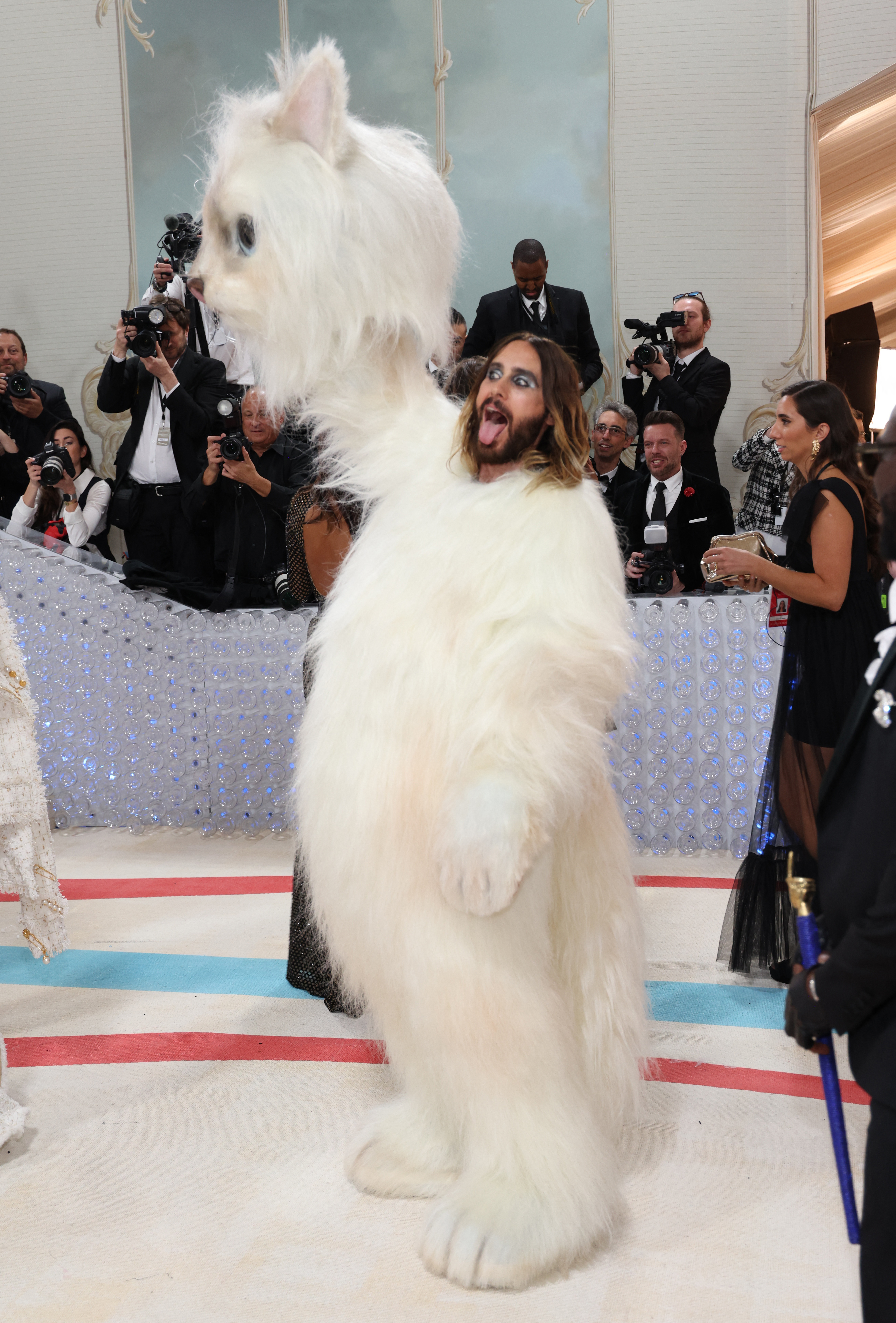 Jared Leto y un disfraz de gato que eligió para el dress code de la noche /REUTERS