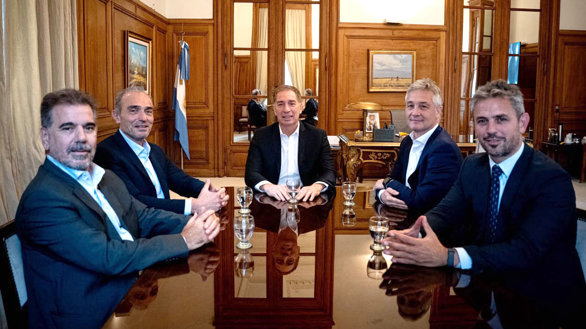 El primer paso por la reelecci&oacute;n de Milei y las propuestas en carpeta para limar diferencias con los aliados