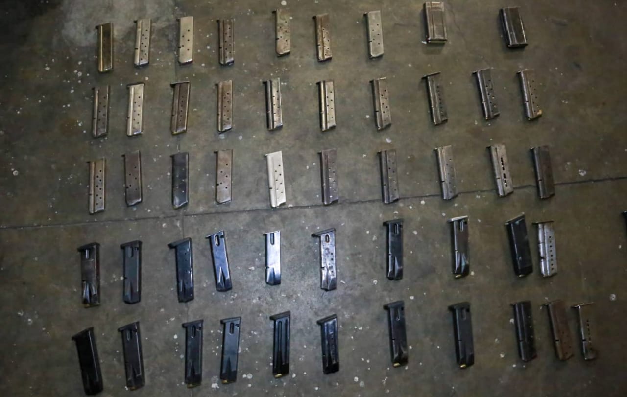 Entre el equipo decomisado había 767 cargadores  (Foto: SSP Michoacán)