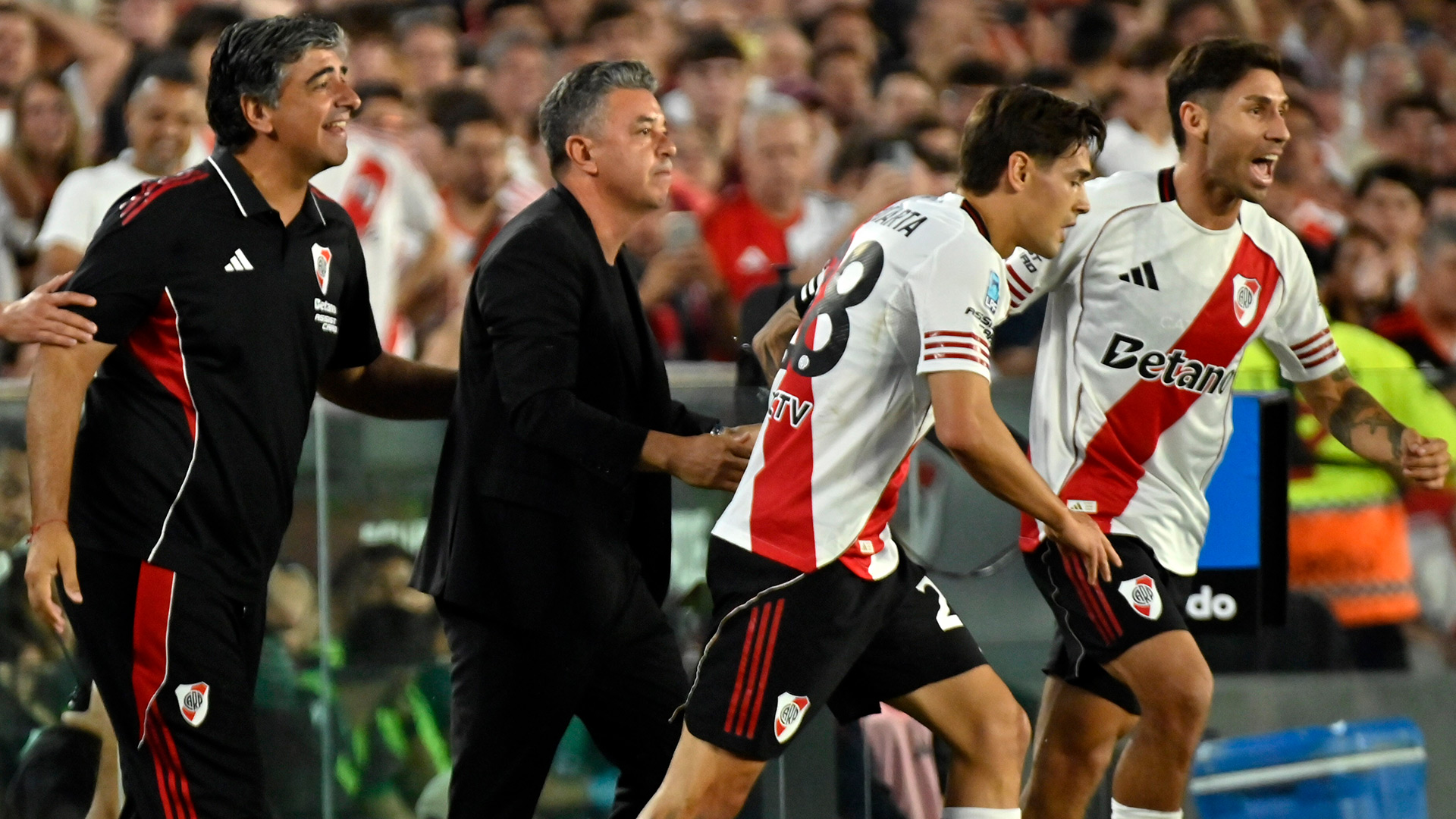 Bolivia: se mantiene la tensión con los choferes, pese al acuerdo para resarcir daños por la calidad del combustible