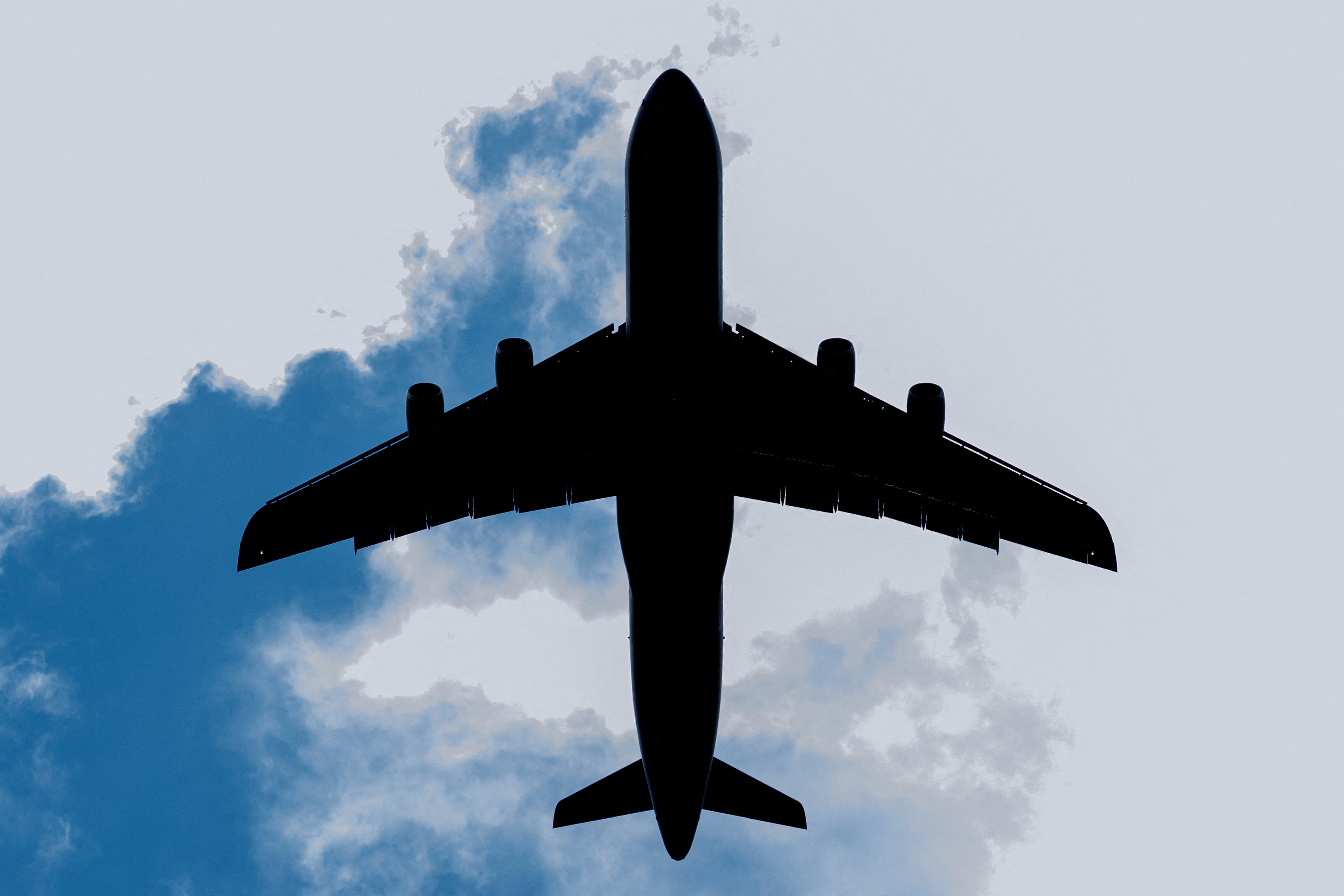 Un gigantesco avión militar de Estados Unidos aterrizó en Ecuador 