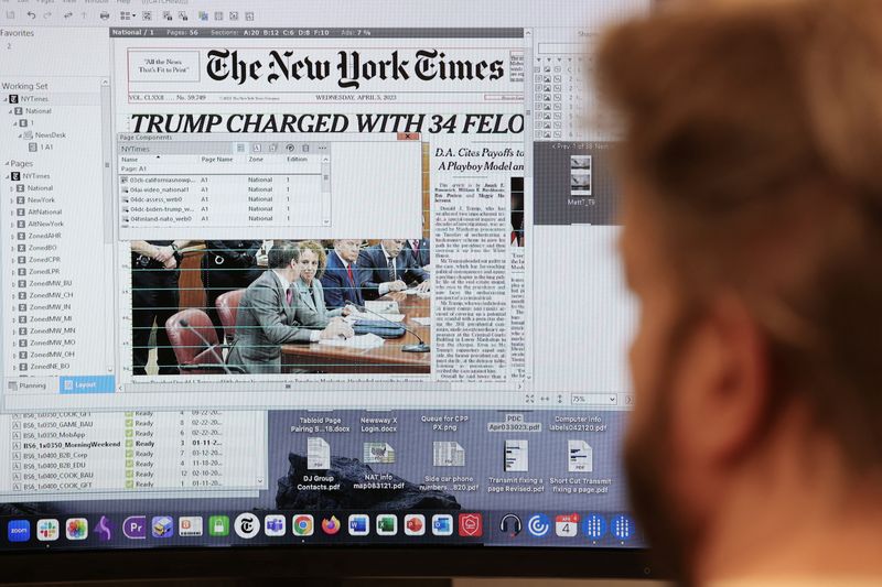 La imprenta del diario The New York Times el día de la comparecencia ante un tribunal del ex presidente de Estados Unidos, Donald Trump. (REUTERS/Caitlin Ochs)