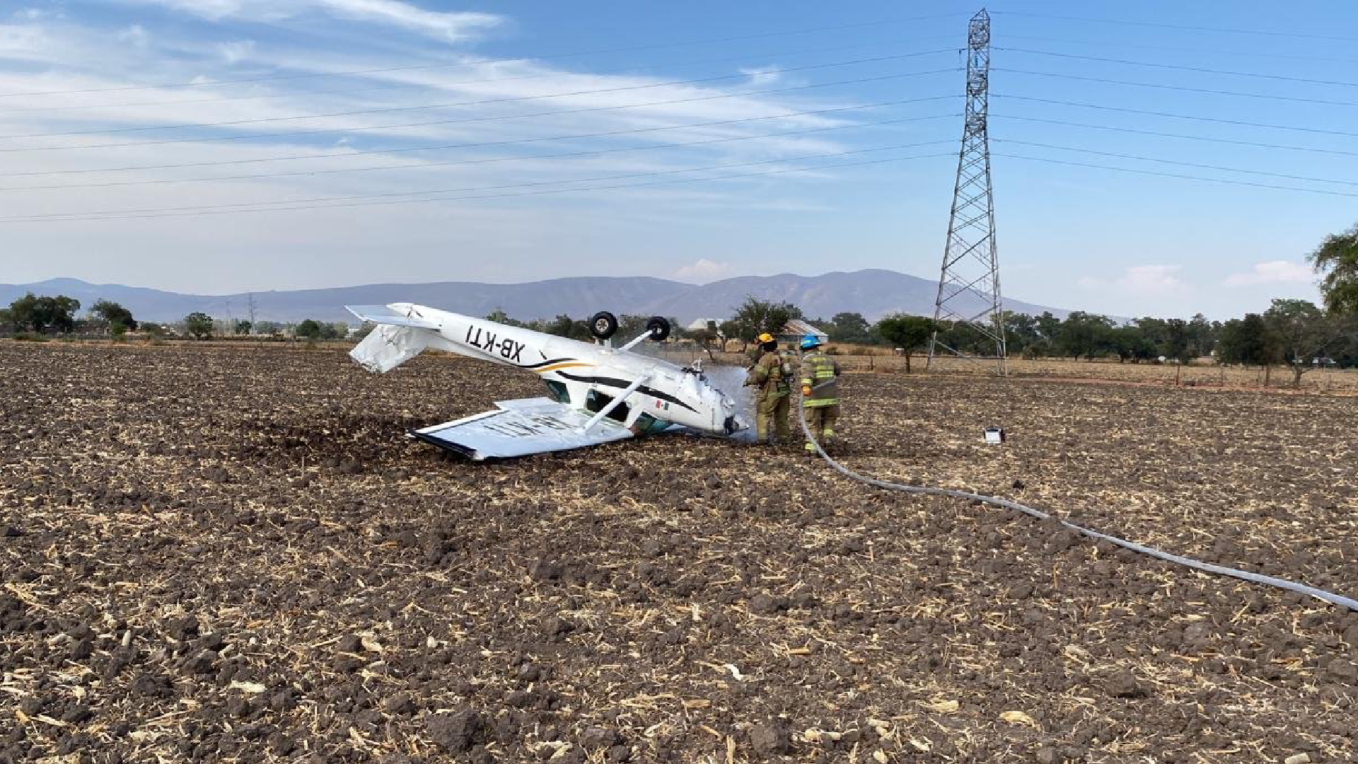 Desplome de avioneta en Ixtlahuacán dejó dos lesionados