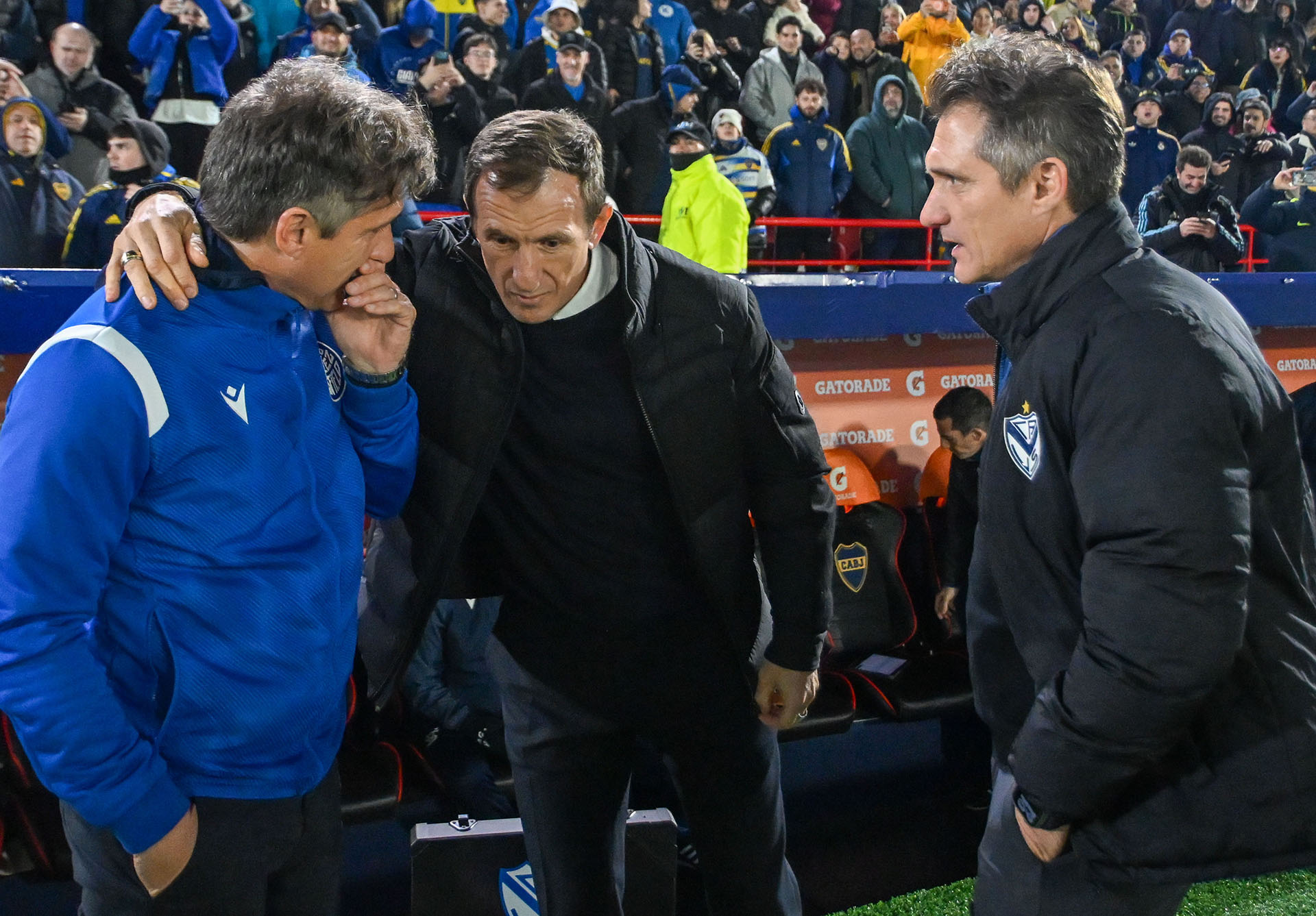 El divertido cruce entre Arruabarrena y Guillermo Barros Schelotto tras el empate entre Boca y V&eacute;lez: "Me voy porque &eacute;l pide que me vaya"