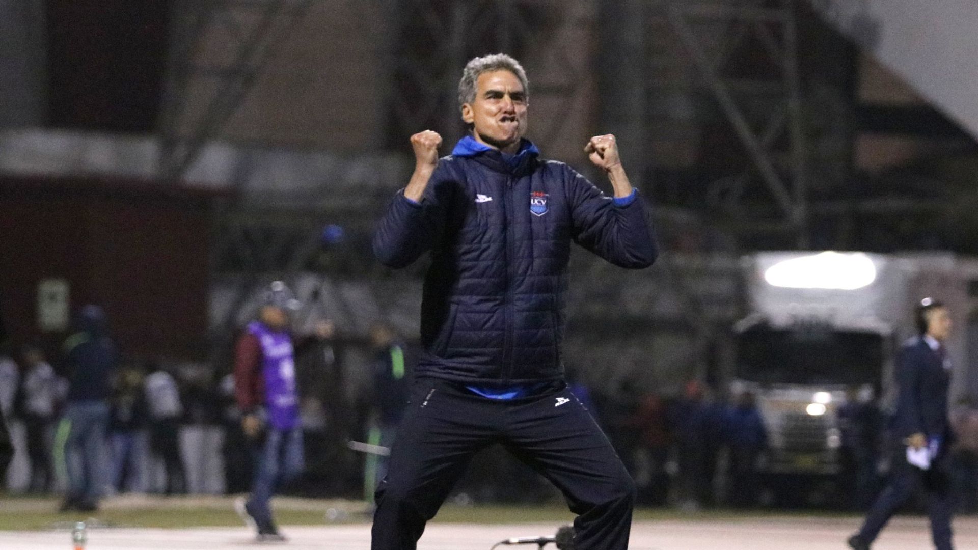 José 'Chemo' Del Solar celebró de forma efusiva tras triunfo de César Vallejo ante Alianza Lima. (Edson Ochoa)
