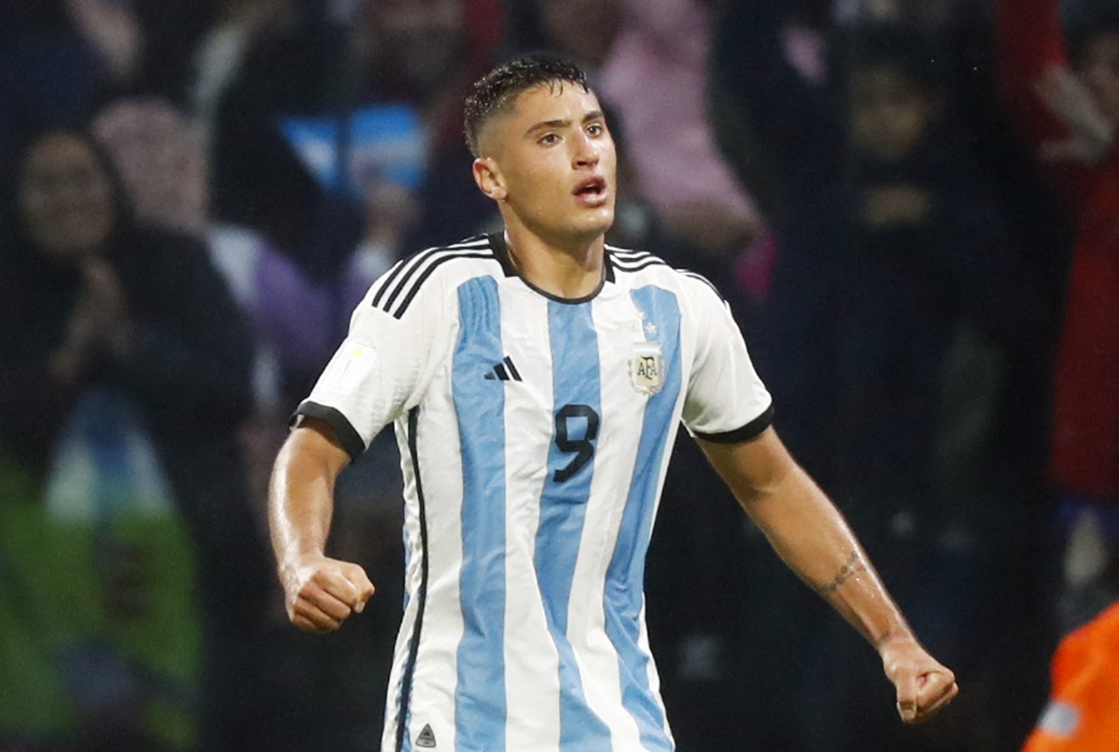 Alejo Veliz, autor del primer gol de Argentina en el torneo (REUTERS/Agustin Marcarian)