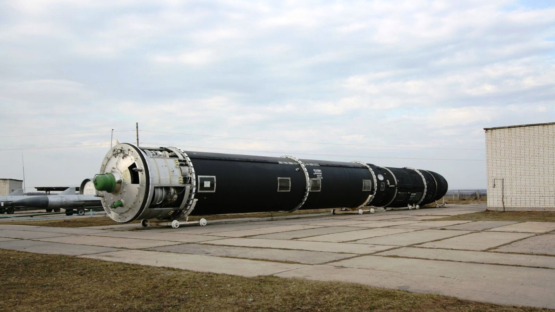 Satán II: una de las armas nucleares rusas más potente es el RS-28 Sarmat, con un alcance de 18.000 kilómetros y capacidad para transportar hasta 12 cabezas nucleares (Archivo DEF)