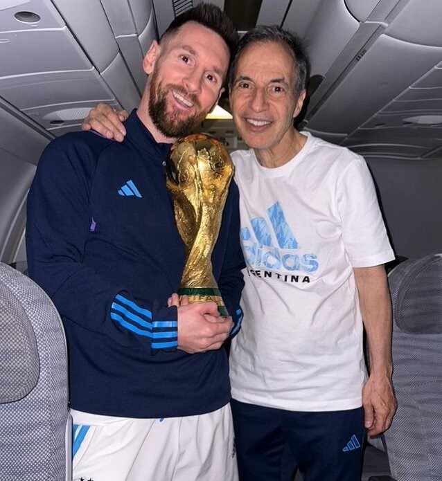 Messi y Marito en el regreso de la delegación a Argentina (Foto: @leomessi)