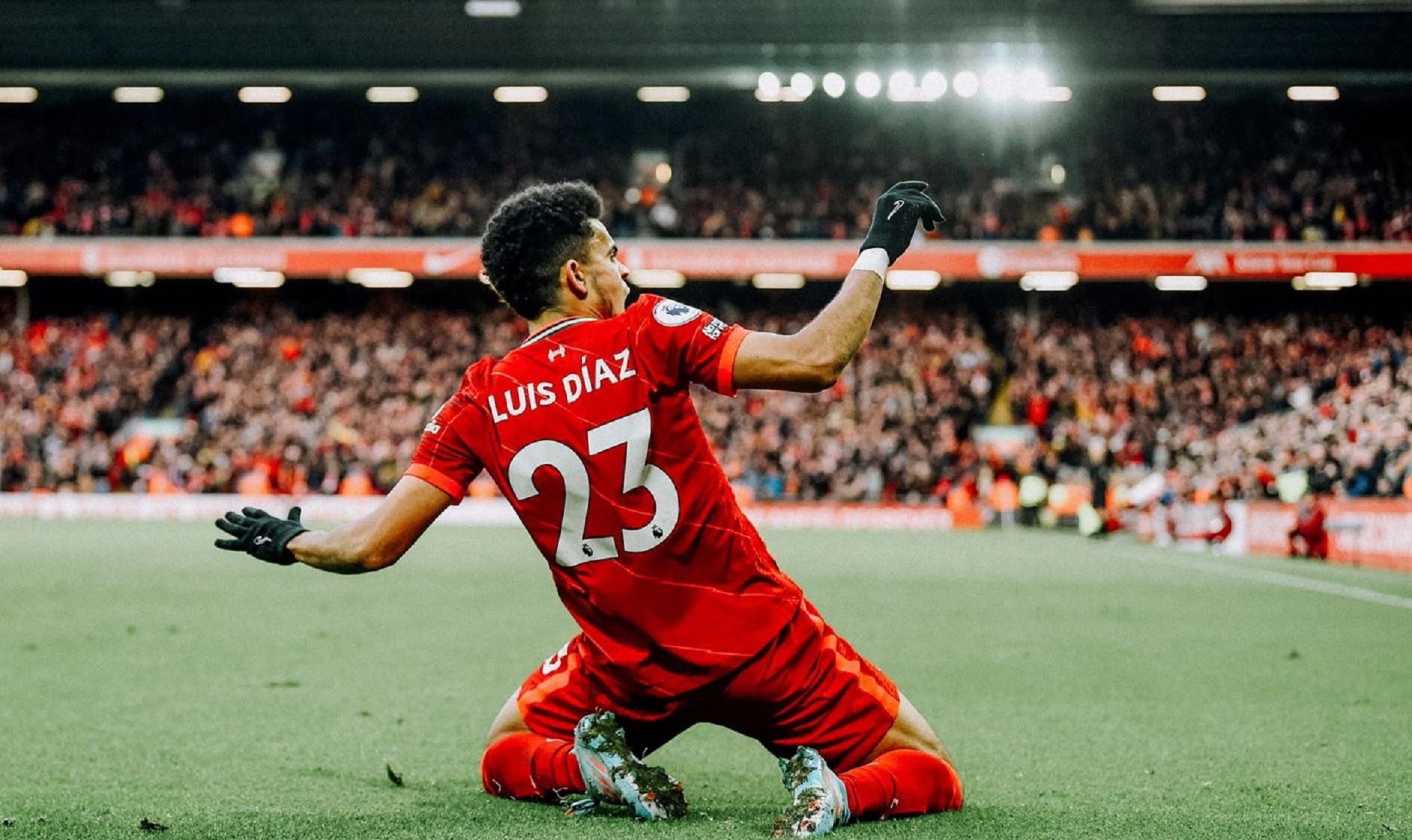 Video: con gol y asistencia, Luis Díaz le devuelve el liderato a Liverpool en la Premier League