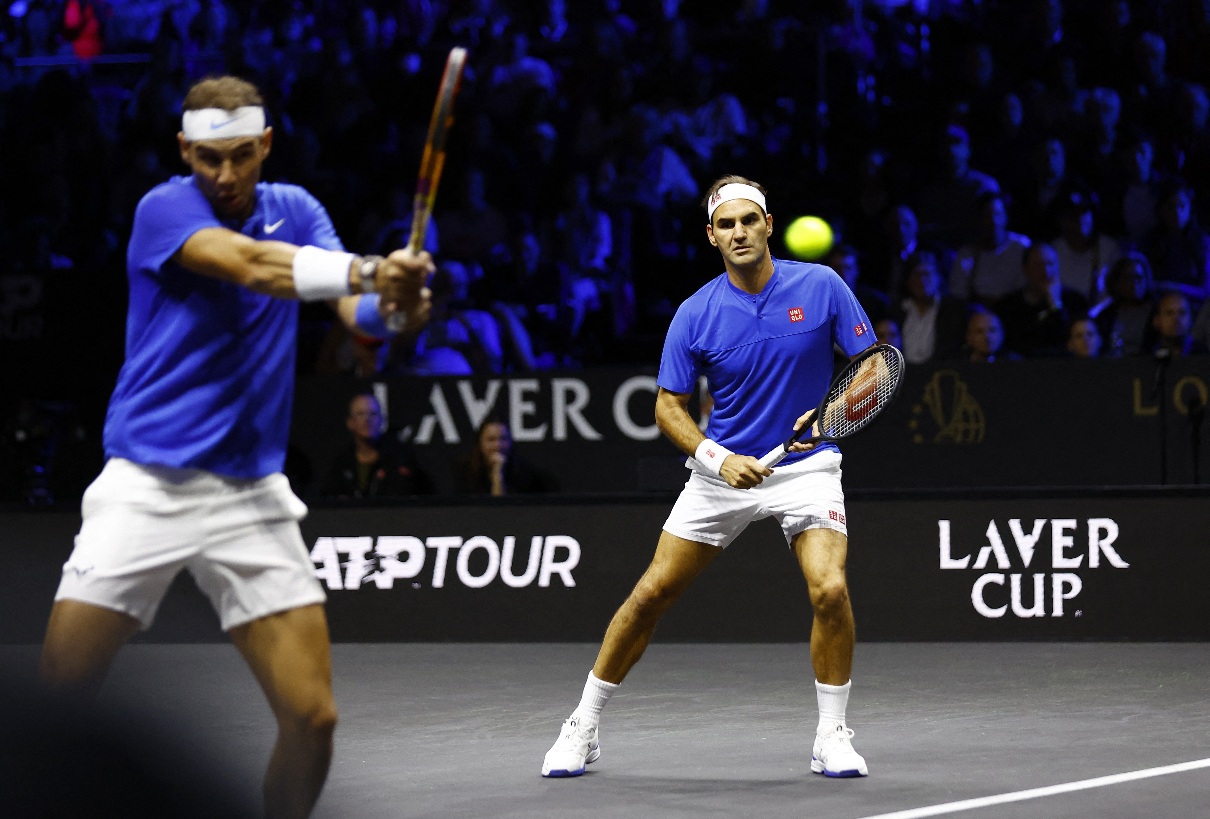 Federer y Nadal se quedaron con el primer set en su duelo ante la dupla Sock-Tiafoe (Foto: Reuters)