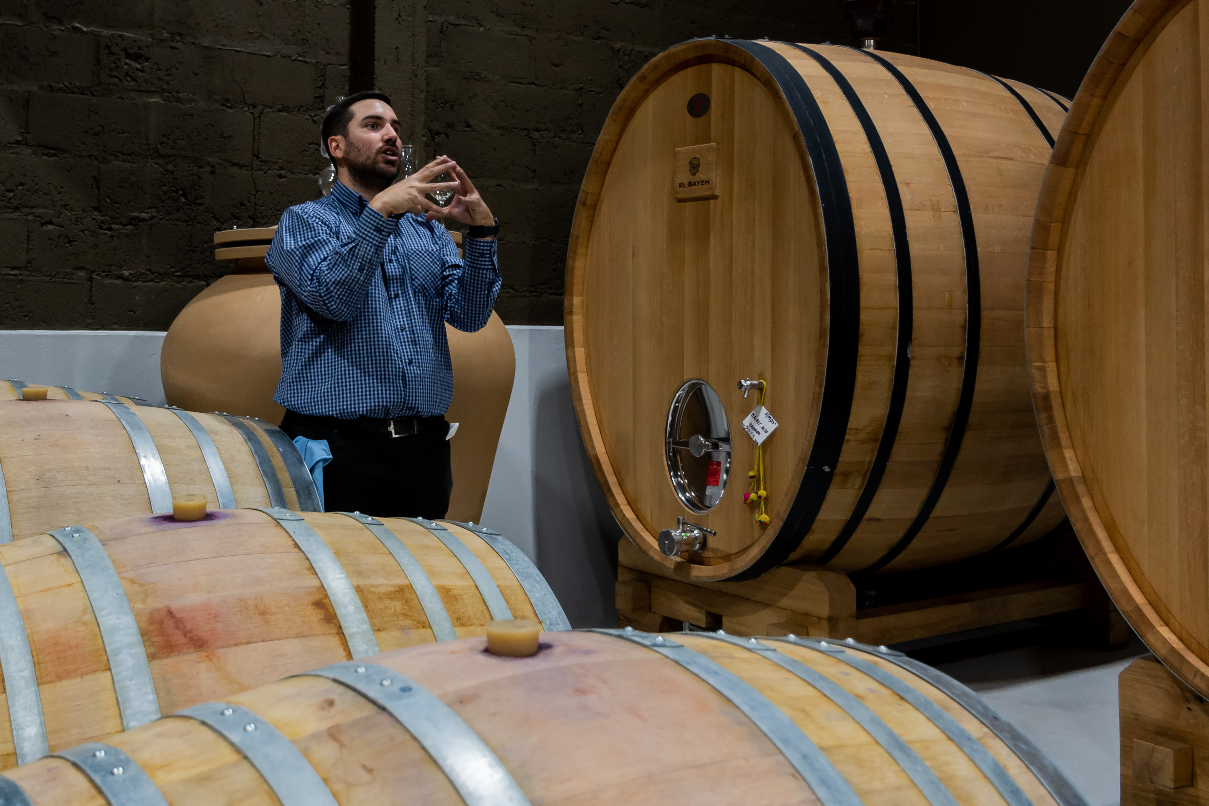 Daniel Manzur, integrante de la familia que logró, en su tercera generación, la producción de vinos de calidad a extrema altura