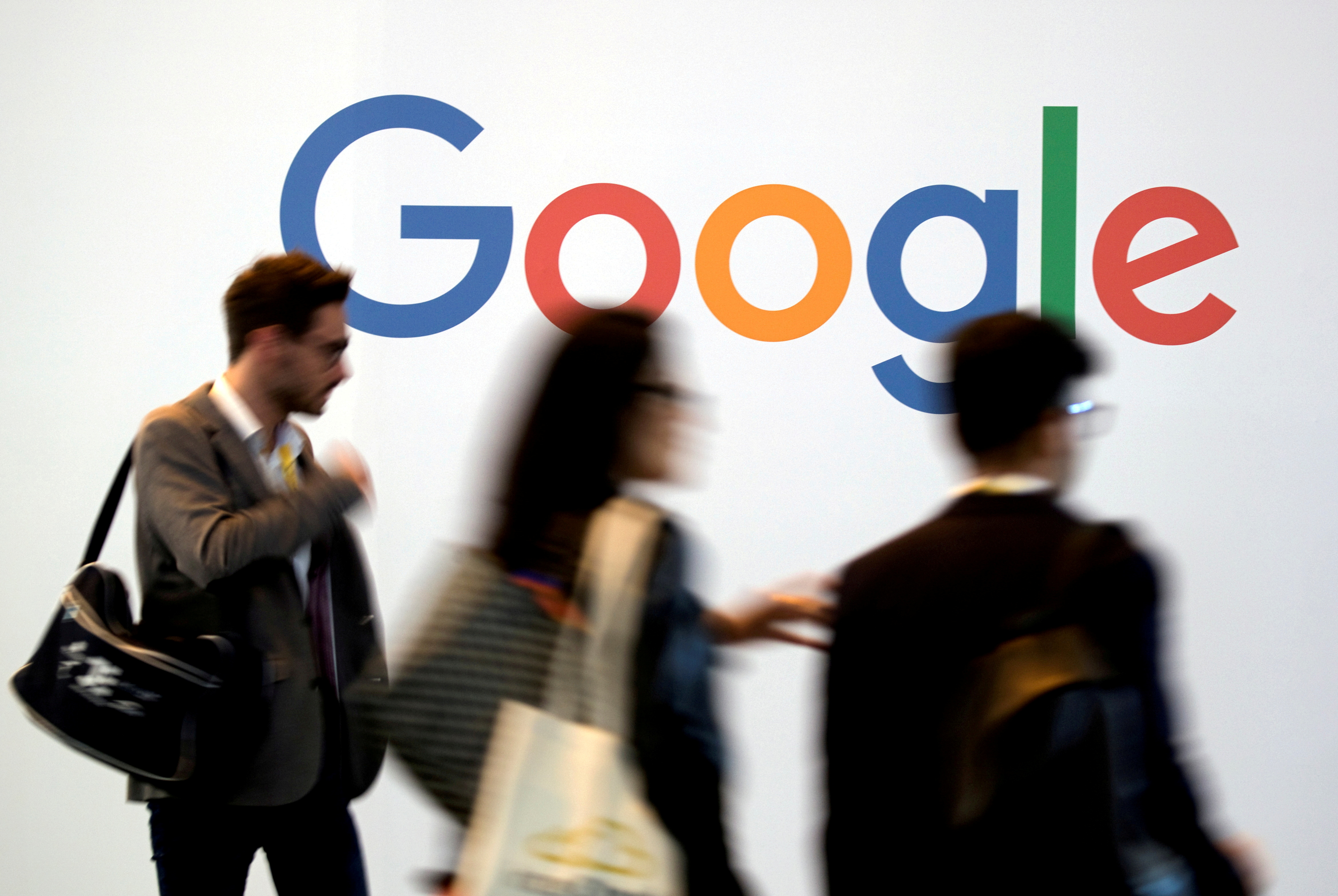 Google supuestamente usaría su Asistente Virtual para espiar a sus usuarios (Foto: REUTERS/Charles Platiau/Archivo)