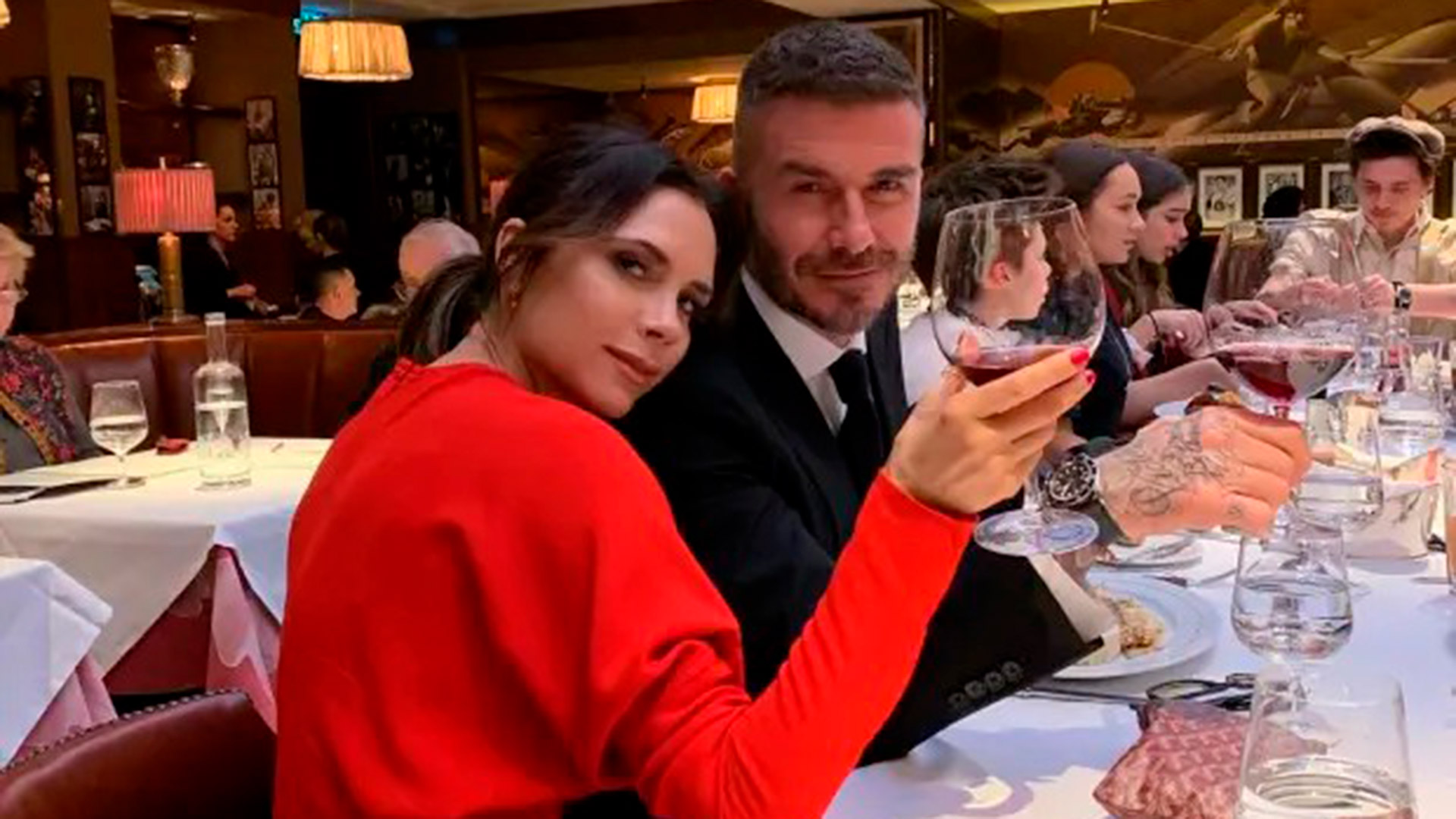 “¡Cambió todo el menú!”: un famoso chef reveló las extraños pedidos de Victoria Beckham en la boda del futbolista Sergio Ramos