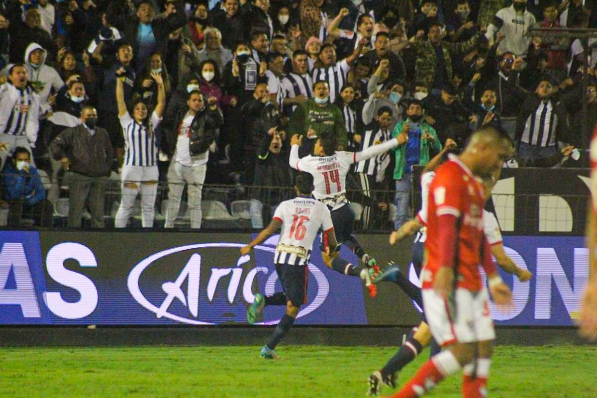 Alianza Lima derrotó 1-0 a Cienciano con gol de Cristian Benavente por la Liga 1 2022.