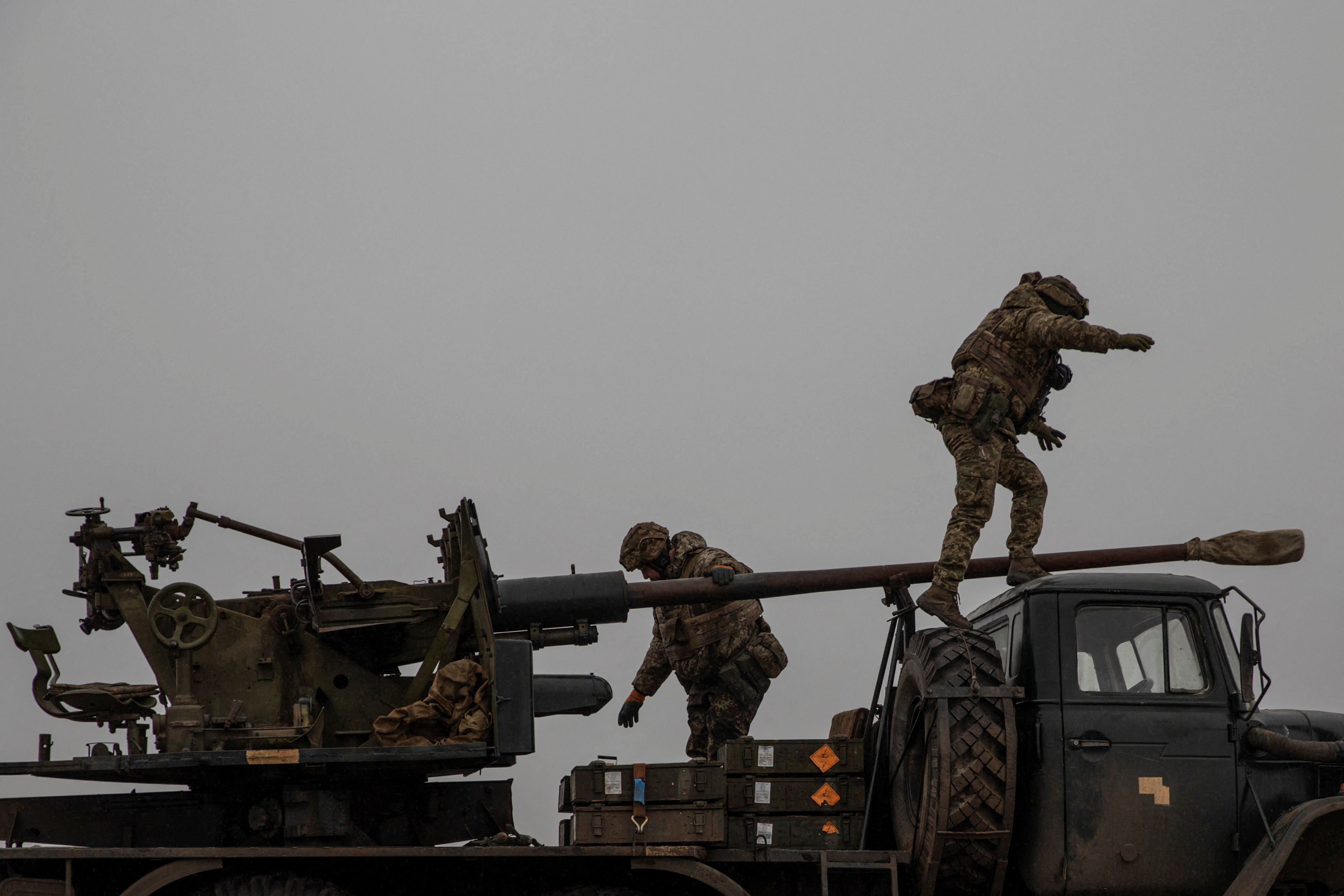 El objetivo es que todas las armas y equipos del entrenamiento sean entregados a Ucrania. (REUTERS/Oleksandr Ratushniak)