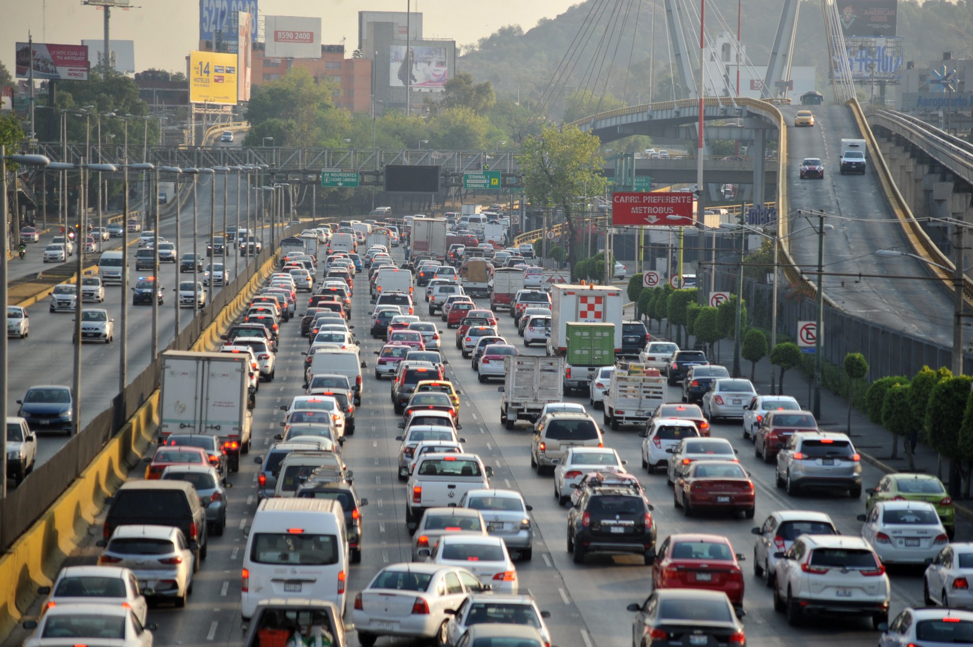 Los vehículos que incumplan el programa de Hoy No Circula pueden llevarse una multa.  (Foto: Armando Monroy/ Cuartoscuro)