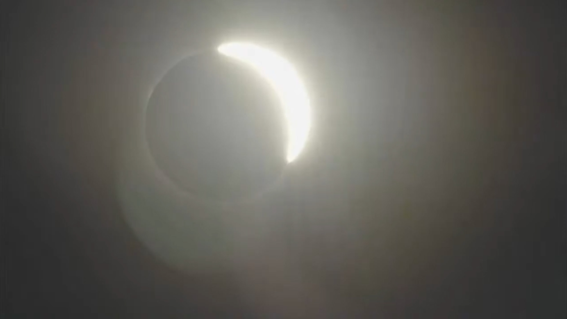 Así fue el impresionante eclipse solar total que oscureció la Antártida -  Infobae