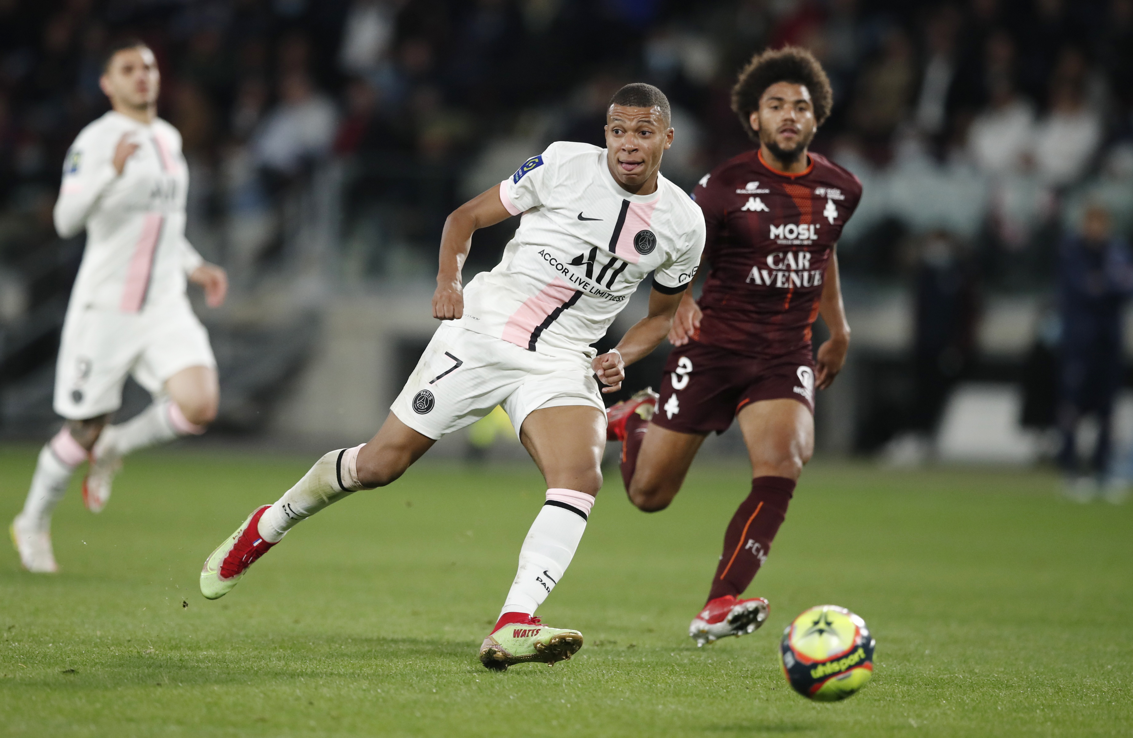 Kylian Mbappé podría jugar su último partido con el PSG este sábado ante el Metz (Foto: REUTERS)