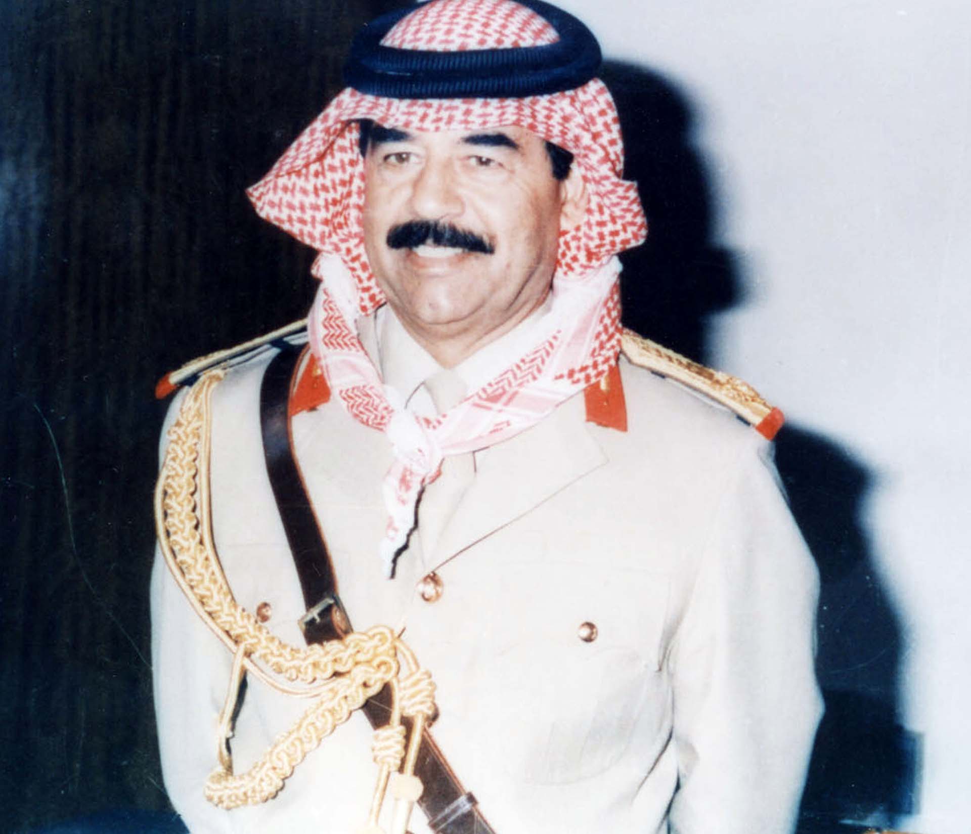 La leyenda, nunca se comprobó, afirma que en 1958 Saddam cometió su primer asesinato político: le pegó un tiro en la cabeza a un joven comunista de Tikrit, la ciudad vecina a la aldea de su nacimiento (Getty Images)