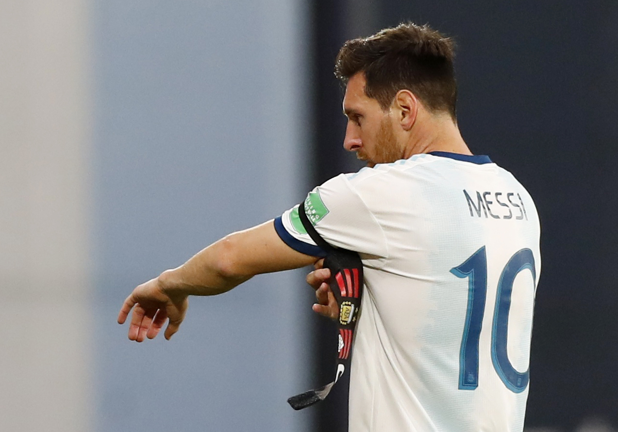Messi y la cinta de capitán, inseparables (REUTERS/Agustin Marcarian)