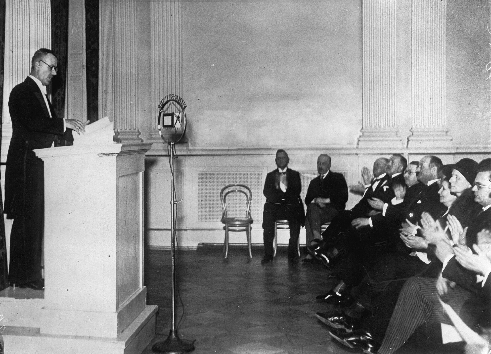 Thomas Mann en la Academia de Bellas Artes para un aniversario de Goethe en 1932, tres años después de que le dieran el Nobel de literatura. (Imagno/Getty Images)