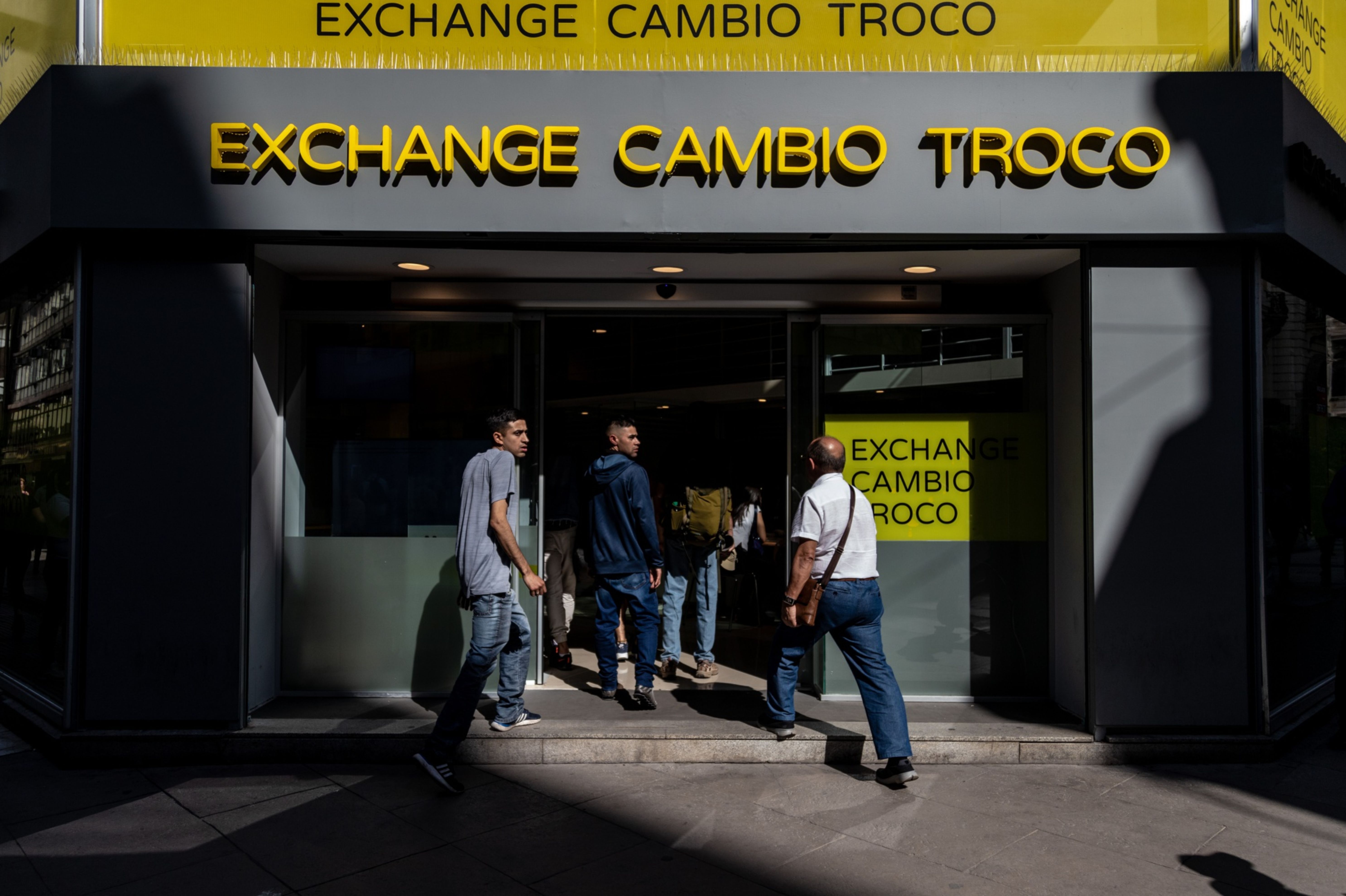 Casa de cambio en la city porteña (Bloomberg)