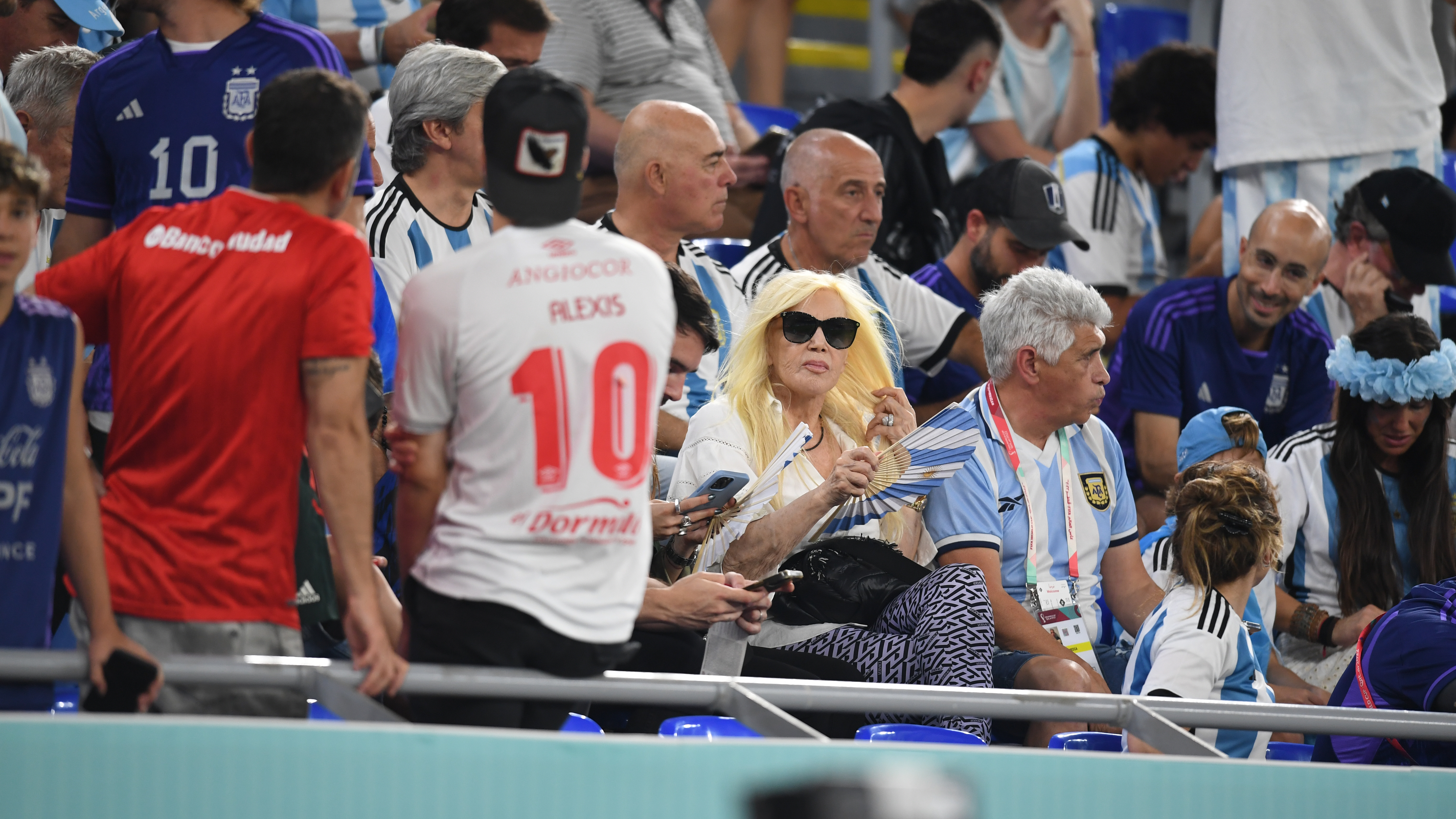 Susana Giménez dijo presente y alentó en el partido de la Argentina contra Polonia 2 Susana Giménez fue a alentar a la selección nacional en Doha