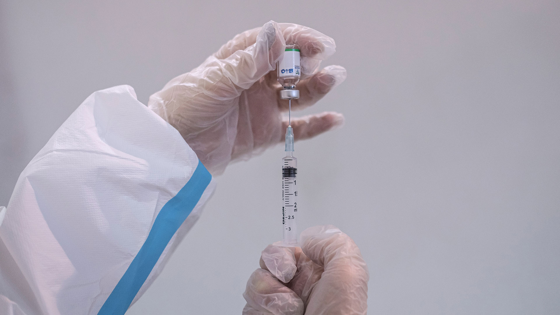 Se calcula que ese primer embarque de vacunas Sinopharm llegará hacia fines de febrero REUTERS/Marko Djurica