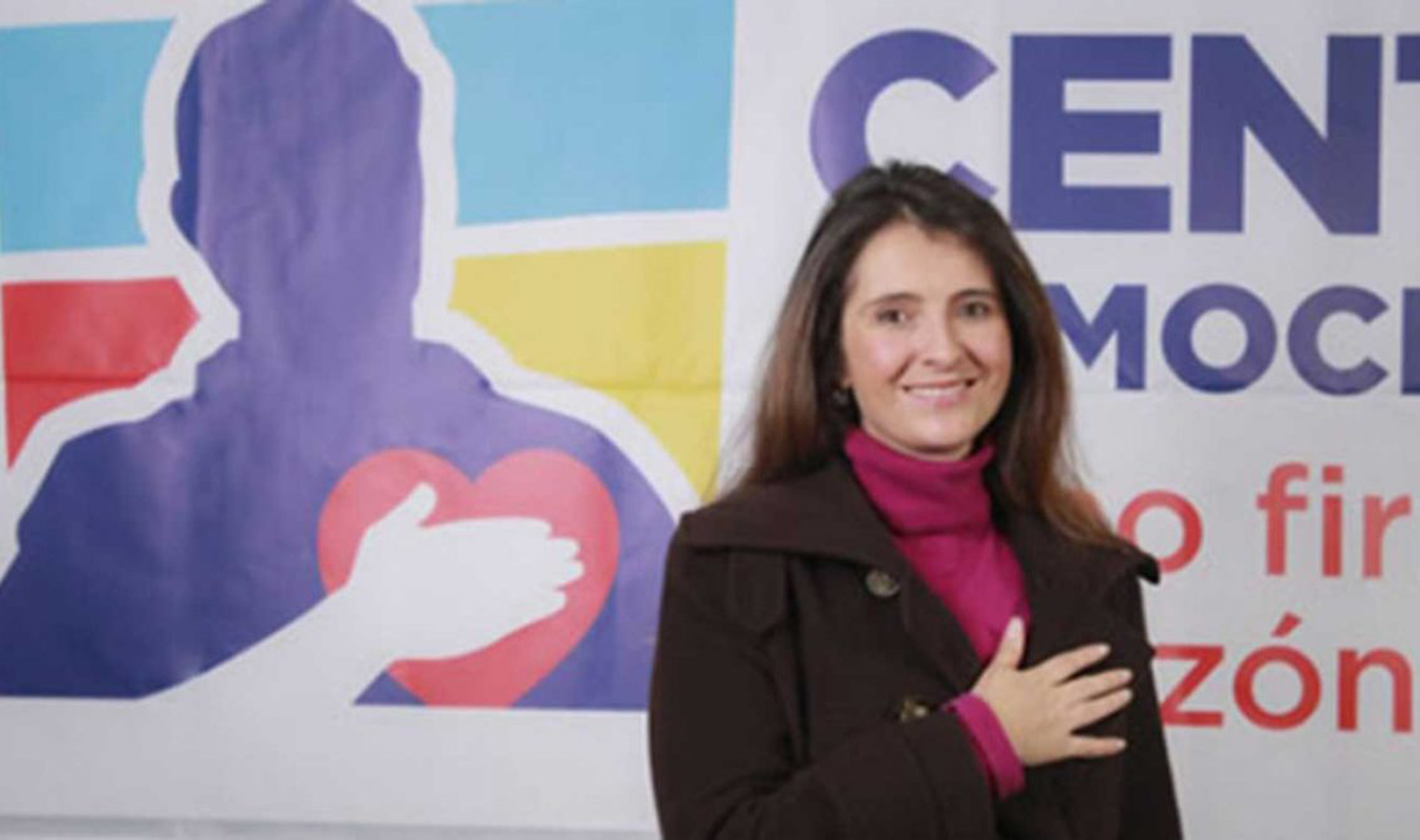 La la senadora del Centro Democrático Paloma Valencia denunció una agresión contra su madre.