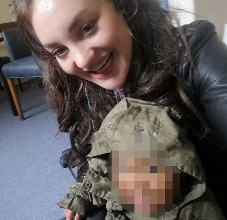 La Policía Metropolitana ha informado de que se está llevando a cabo una operación de búsqueda urgente para encontrar al bebé de Marten, que no ha recibido atención médica desde su nacimiento a principios de enero.