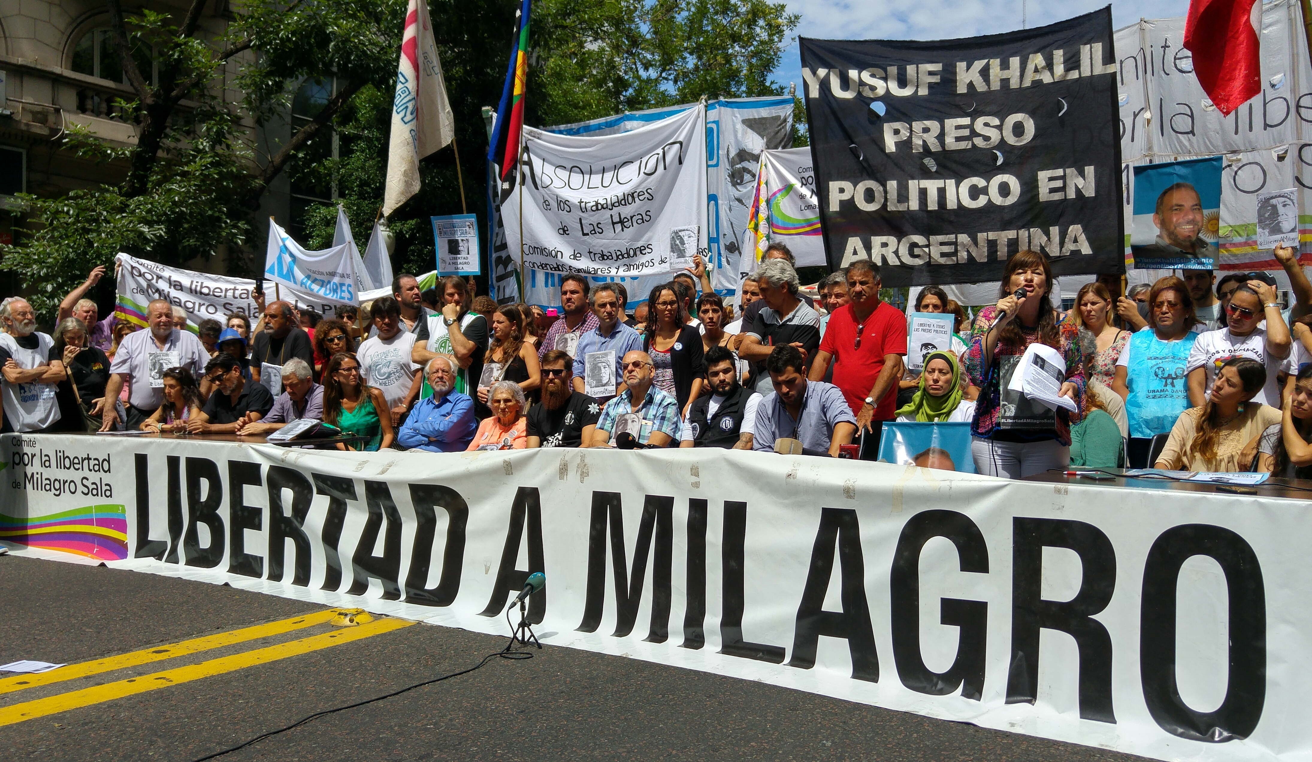 Una de las marchas para pedir la liberación de activista argentina Milagro Sala en Buenos Aires (EFE/Stringer)
