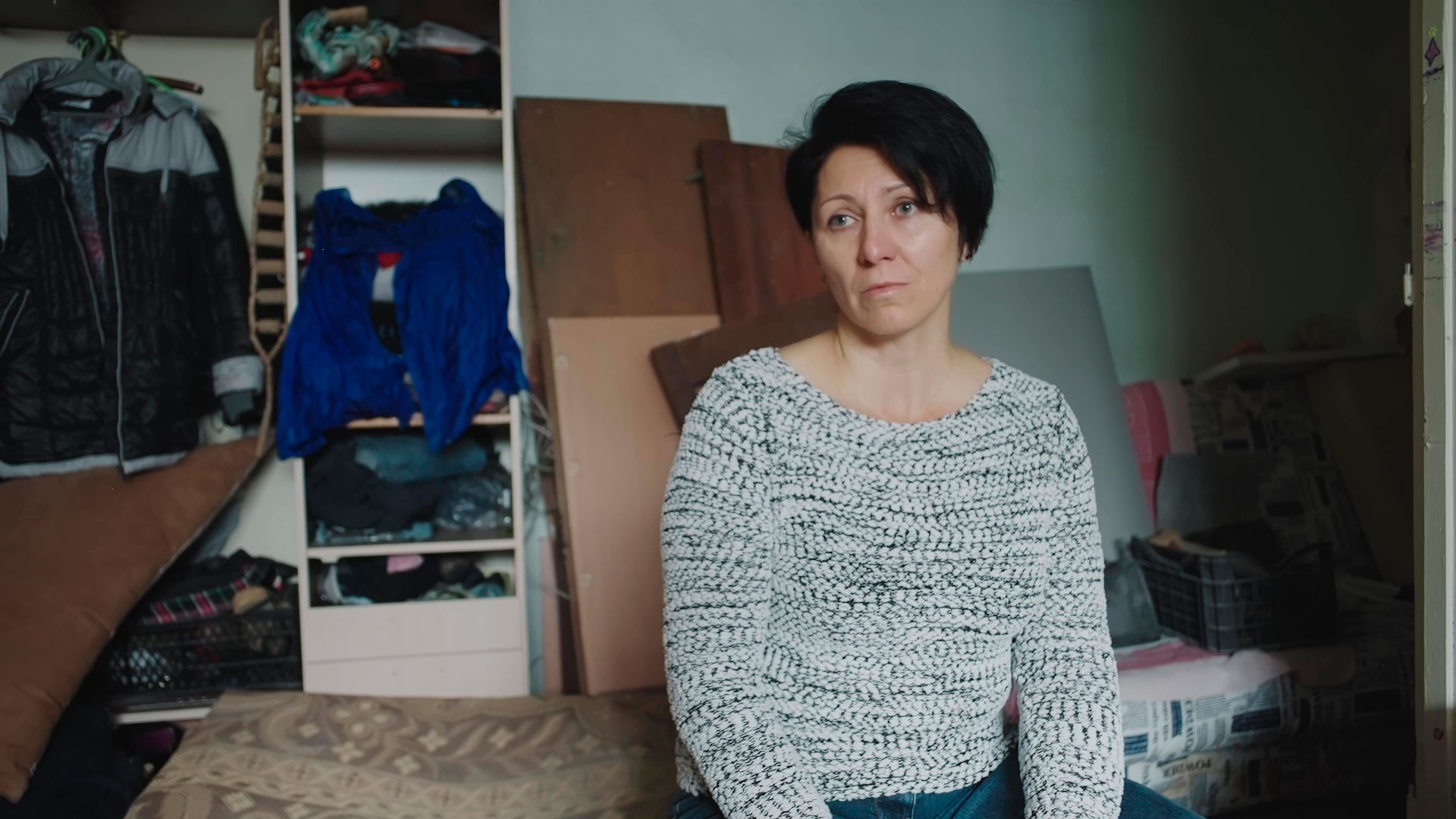 Maryna Yeshchenko en su viejo apartamento destruido