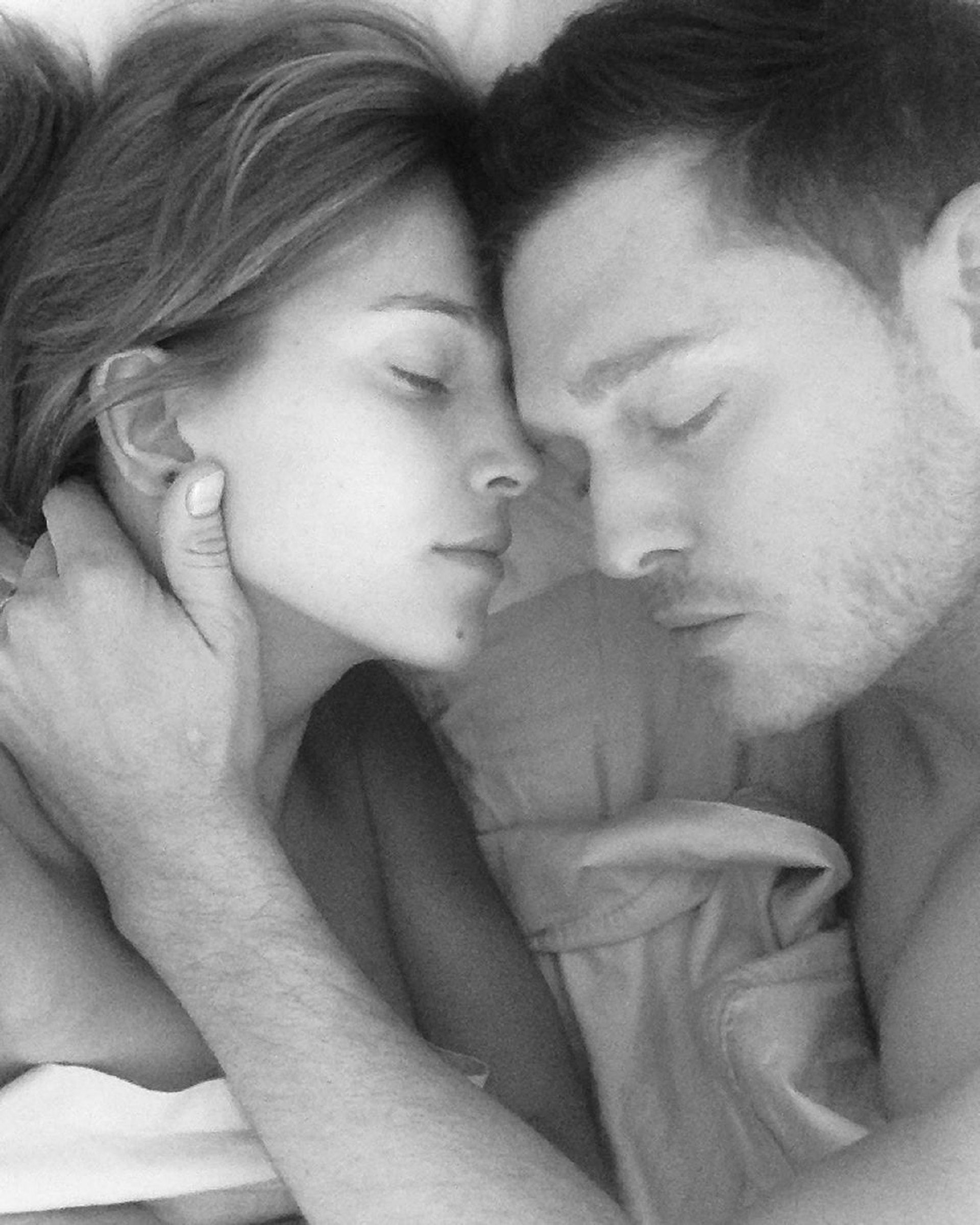 Luisana Lopilato and Michael Bublé share romantic photos on their social networks