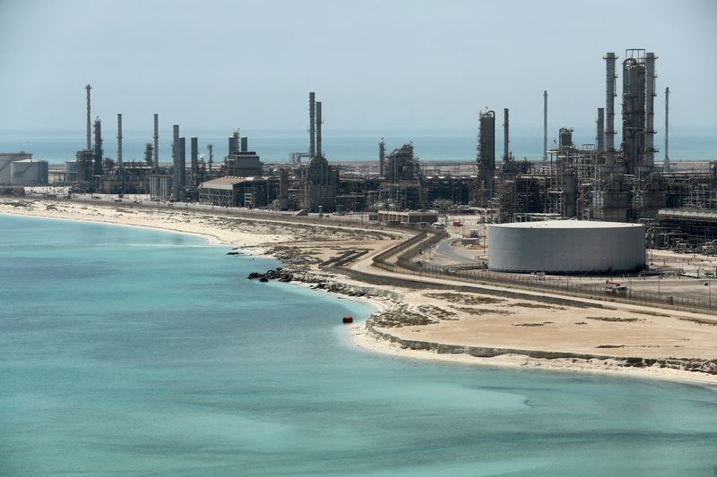 FILE PHOTO: Saudi Aramco's Ras Tanura oil refinery and oil terminal in Saudi Arabia May 21, 2018. REUTERS/Ahmed Jadallah