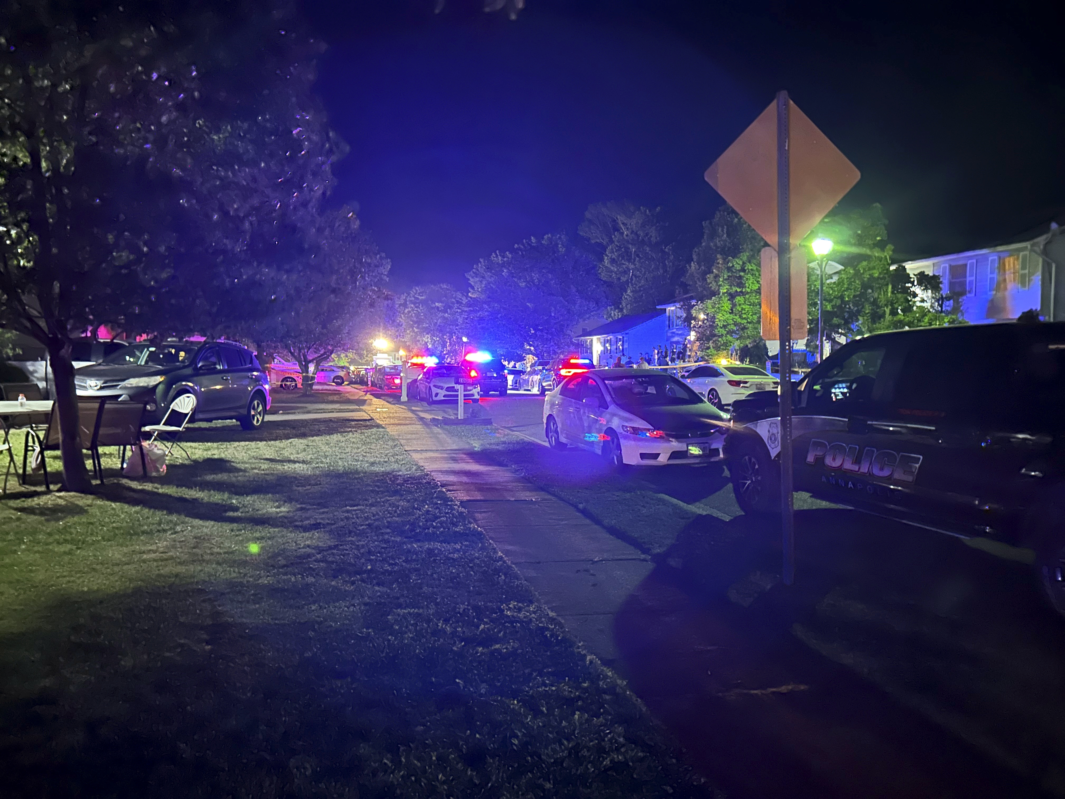 El Departamento de Policía Annapolis detalló a través de un comunicado que uno de los heridos fue trasladado a un centro de traumatología. (AP)