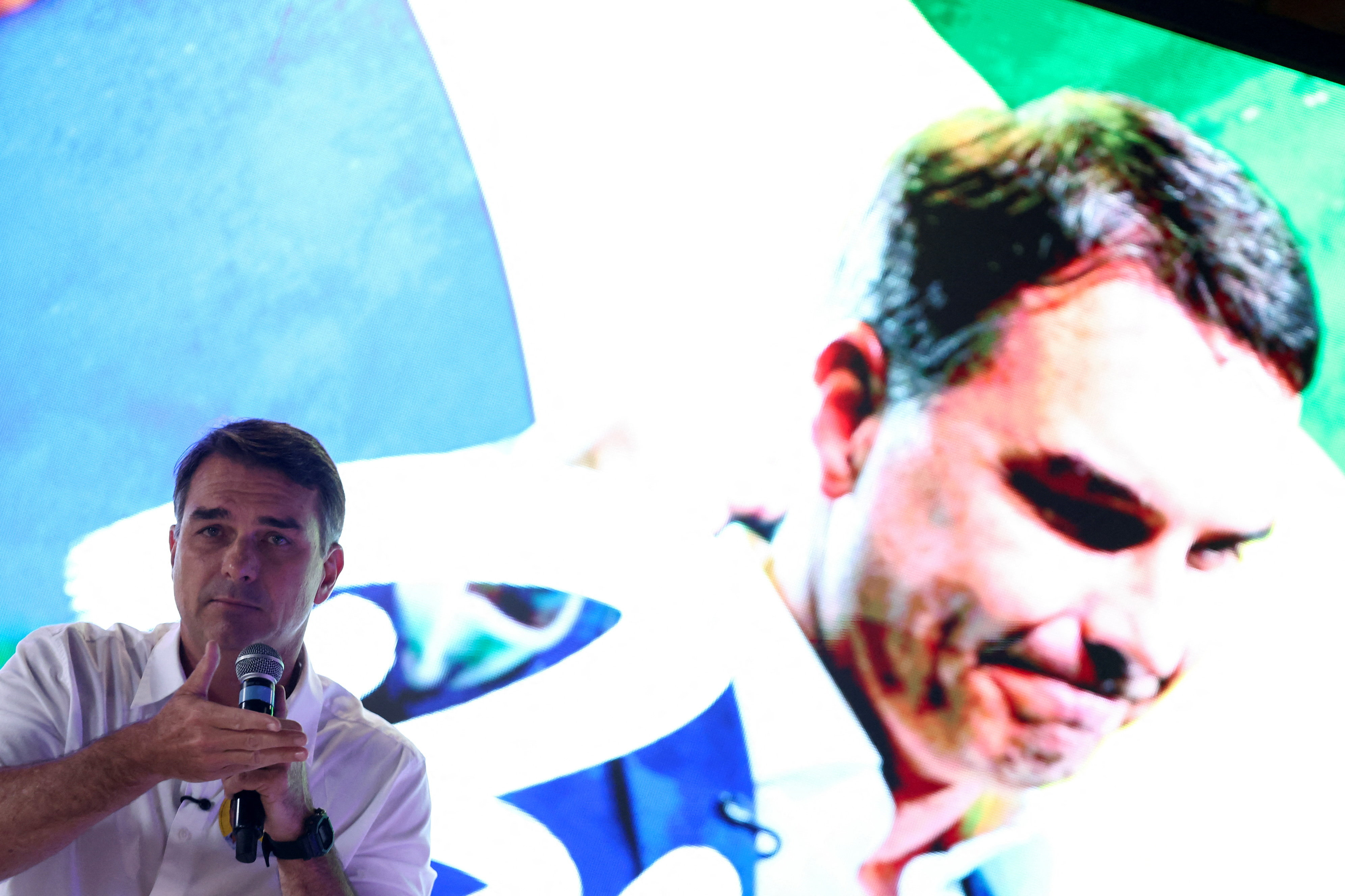 Flávio Bolsonaro se reunió con el gobernador y el alcalde de San Pablo para afianzar apoyos de cara al balotaje en Brasil