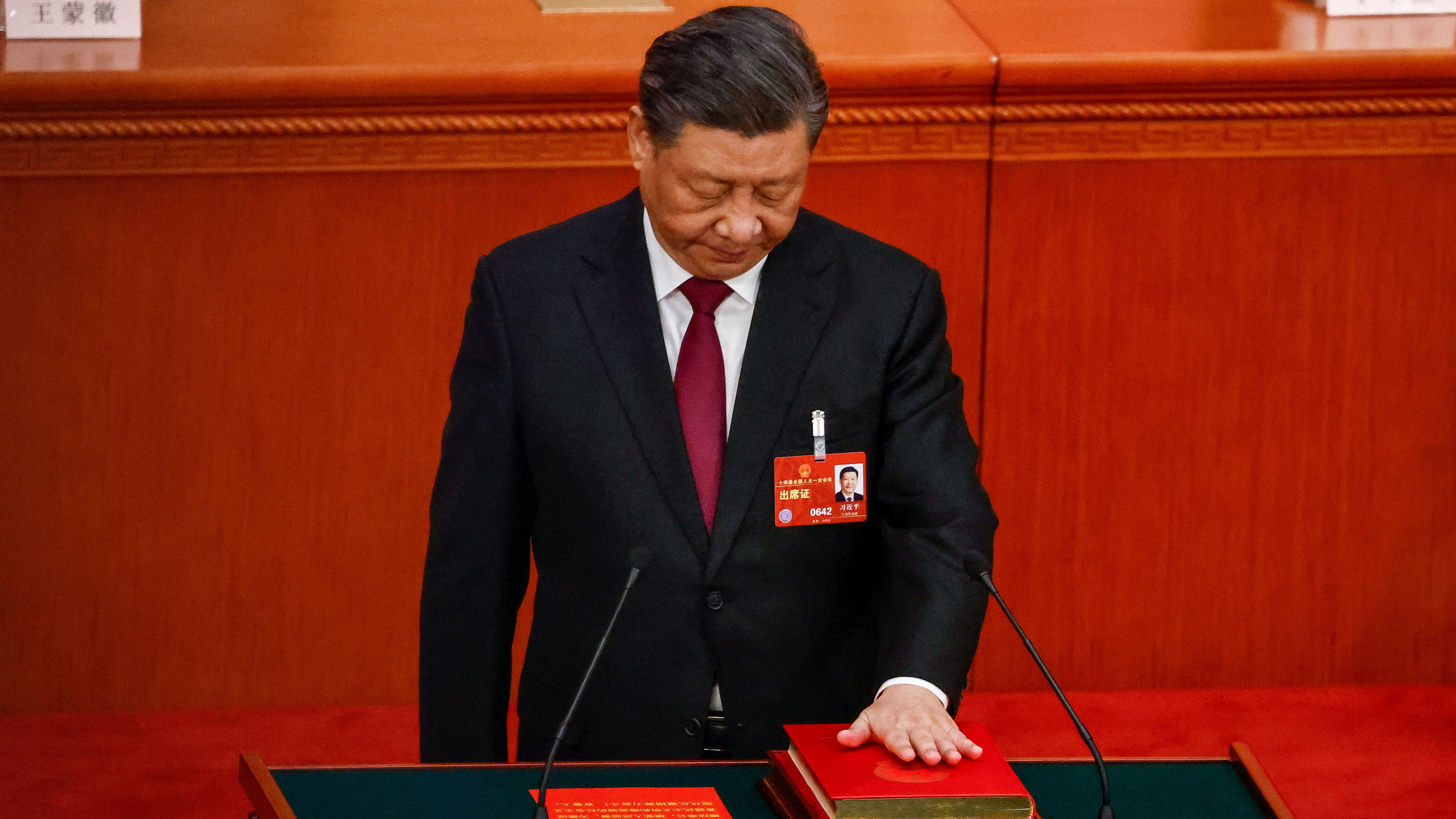 El pasado octubre, Xi Jinping revalidó su puesto como secretario general del Partido Comunista Chino (PCCh). Así, queda reforzado el control del mandatario sobre los tres brazos del poder: el Estado, el PCCh y el Ejército. (REUTERS)