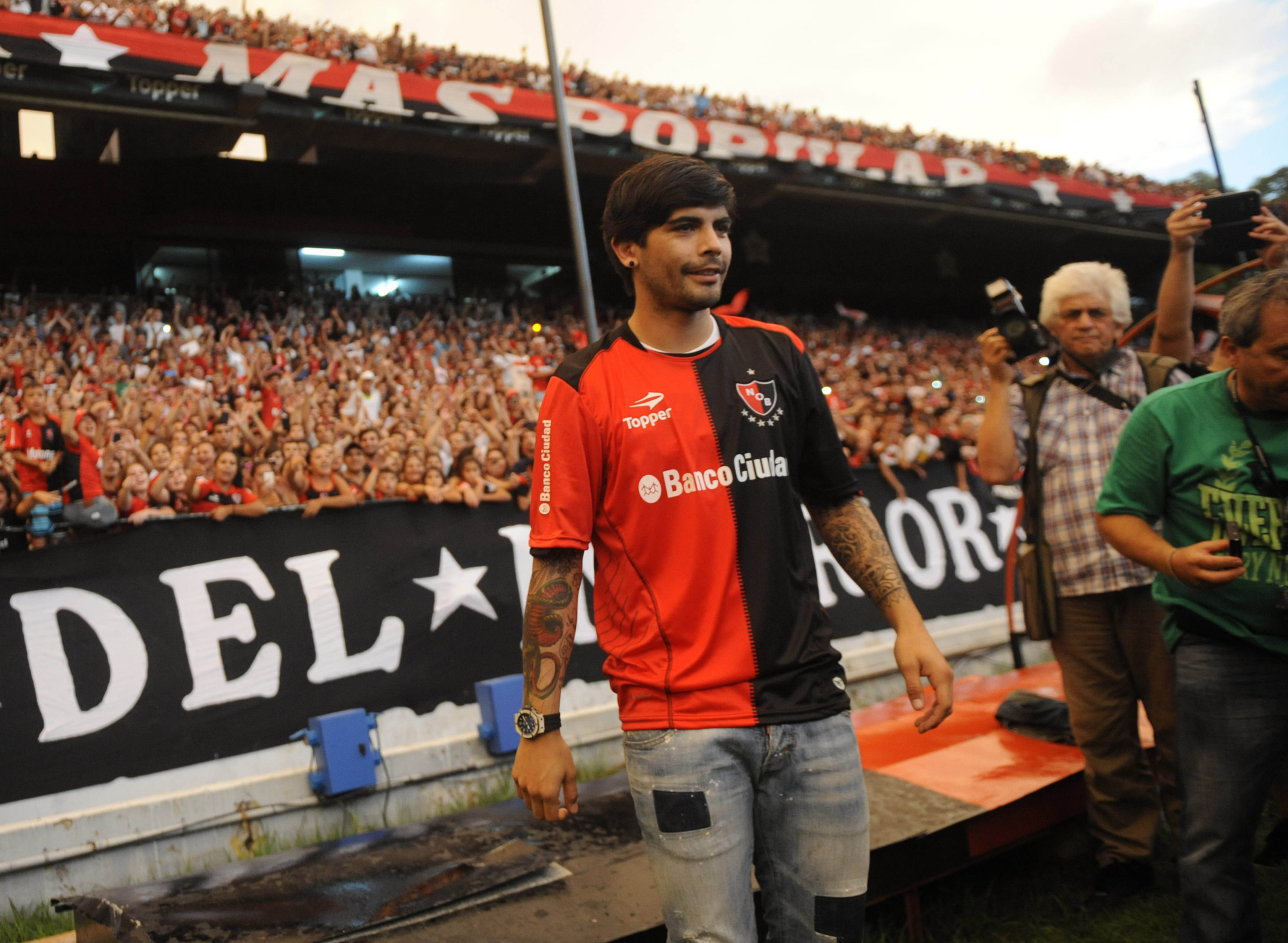 Golpe en el mercado de pases: en Rosario aseguran que Newell's le arrebataría a Éver Banega a Boca Juniors - Infobae