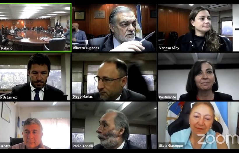Zoom de los integrantes del Consejo de la Magistratura reunidos en sesión.
