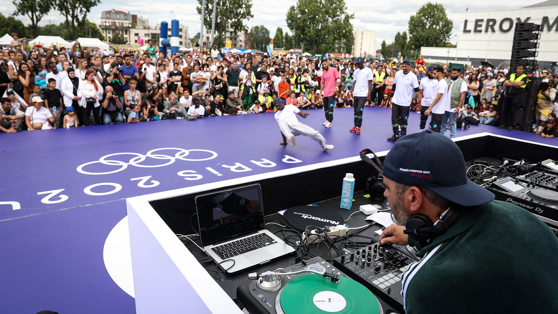 A DJ, music and break dancing enhance the celebration of Olympic Day 2022 in Seine-Saint Denis (Paris 2024)