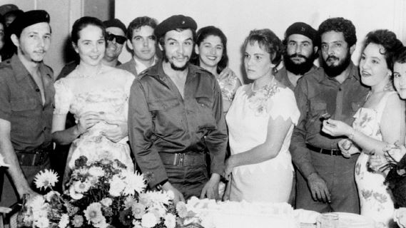 La fiesta de casamiento de Ernesto Guevara con Aleida March