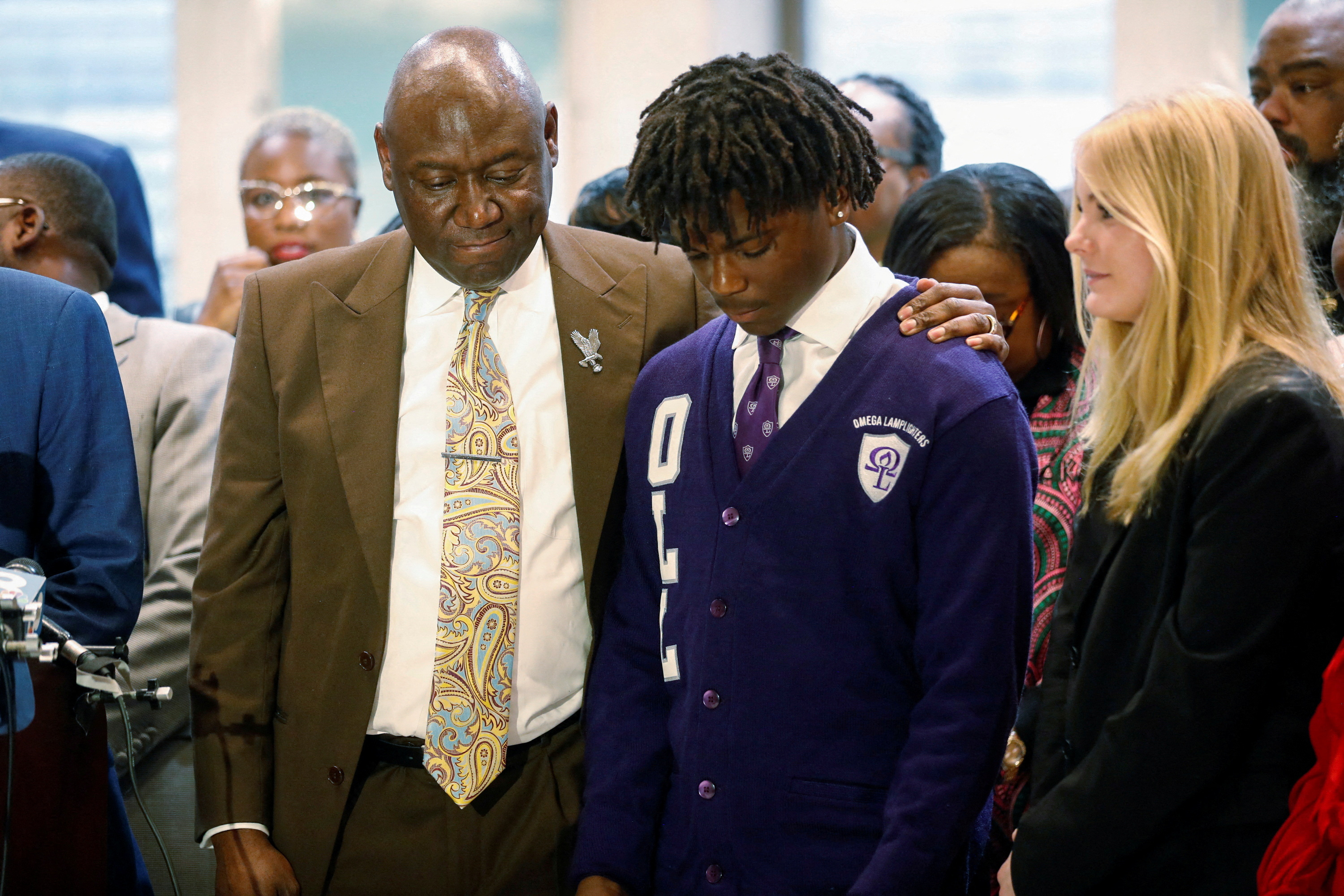 Estudiantes de la Florida anunciaron que consideran demandar al gobernador por la prohibición de cursos sobre diversidad (REUTERS/Octavio Jones)